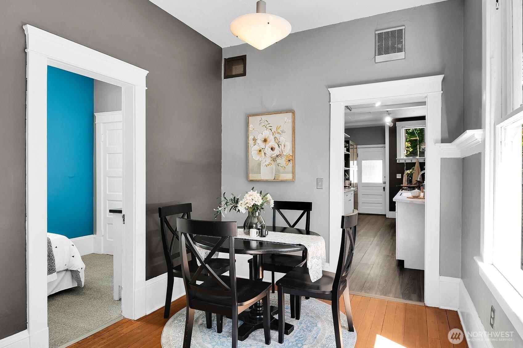 SEATTLE, Washington, 98119, United States, 2 Bedrooms Bedrooms, ,1 BathroomBathrooms,Residential,For Sale,1907615