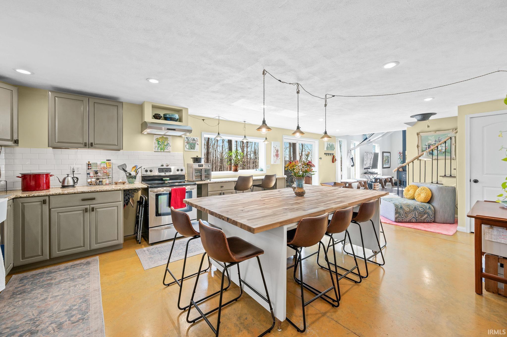 Bloomington, Indiana, 47401, United States, 3 Bedrooms Bedrooms, ,3 BathroomsBathrooms,Residential,For Sale,1936986