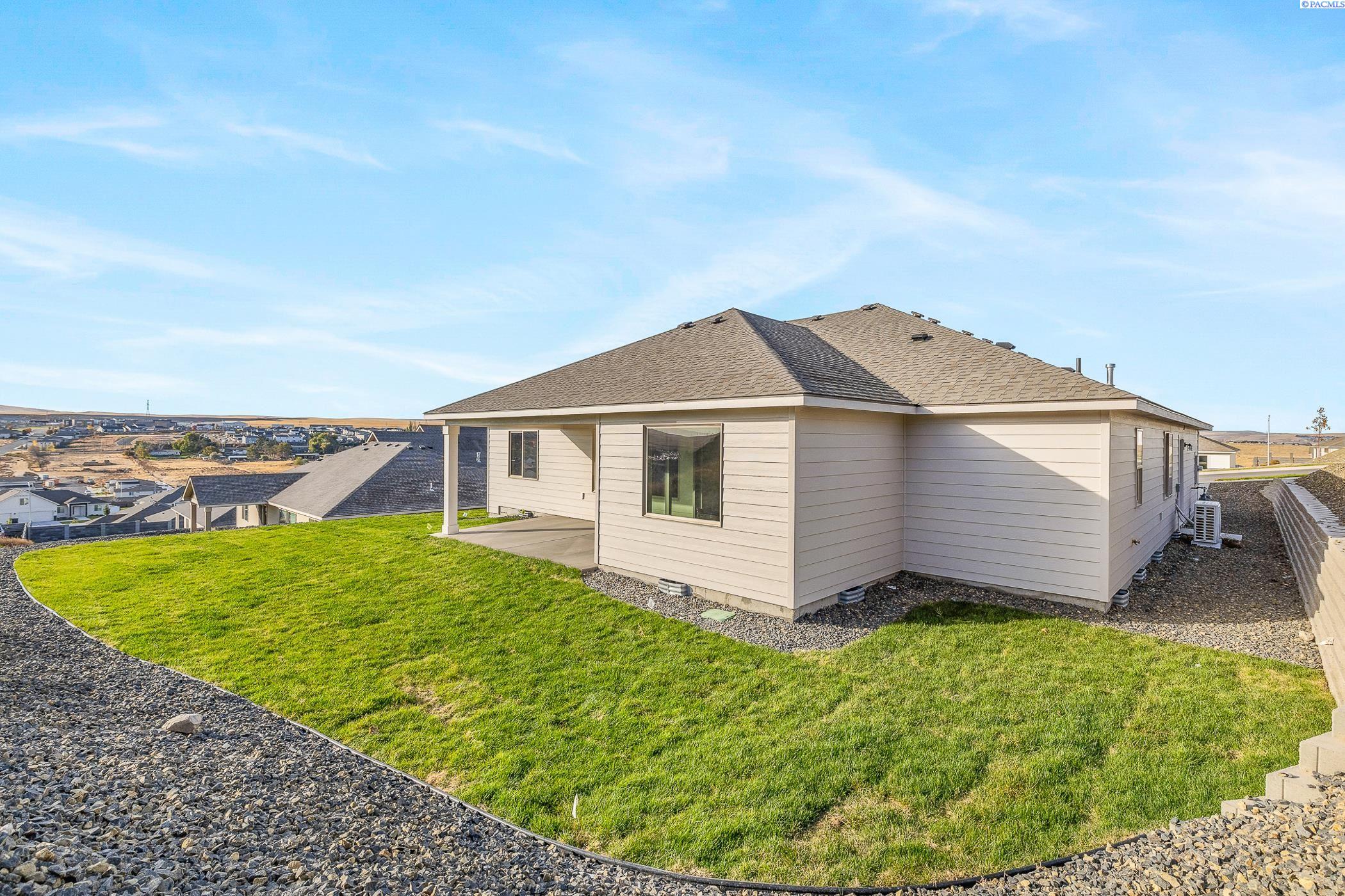 Kennewick, Washington, 99338, United States, 3 Bedrooms Bedrooms, ,1 BathroomBathrooms,Residential,For Sale,1969367