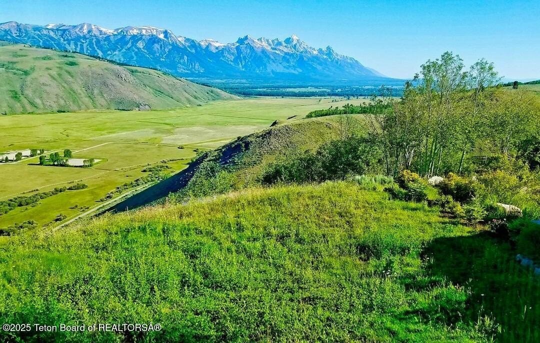Jackson, Wyoming, 83001, United States, 4 Bedrooms Bedrooms, ,5 BathroomsBathrooms,Residential,For Sale,1979061