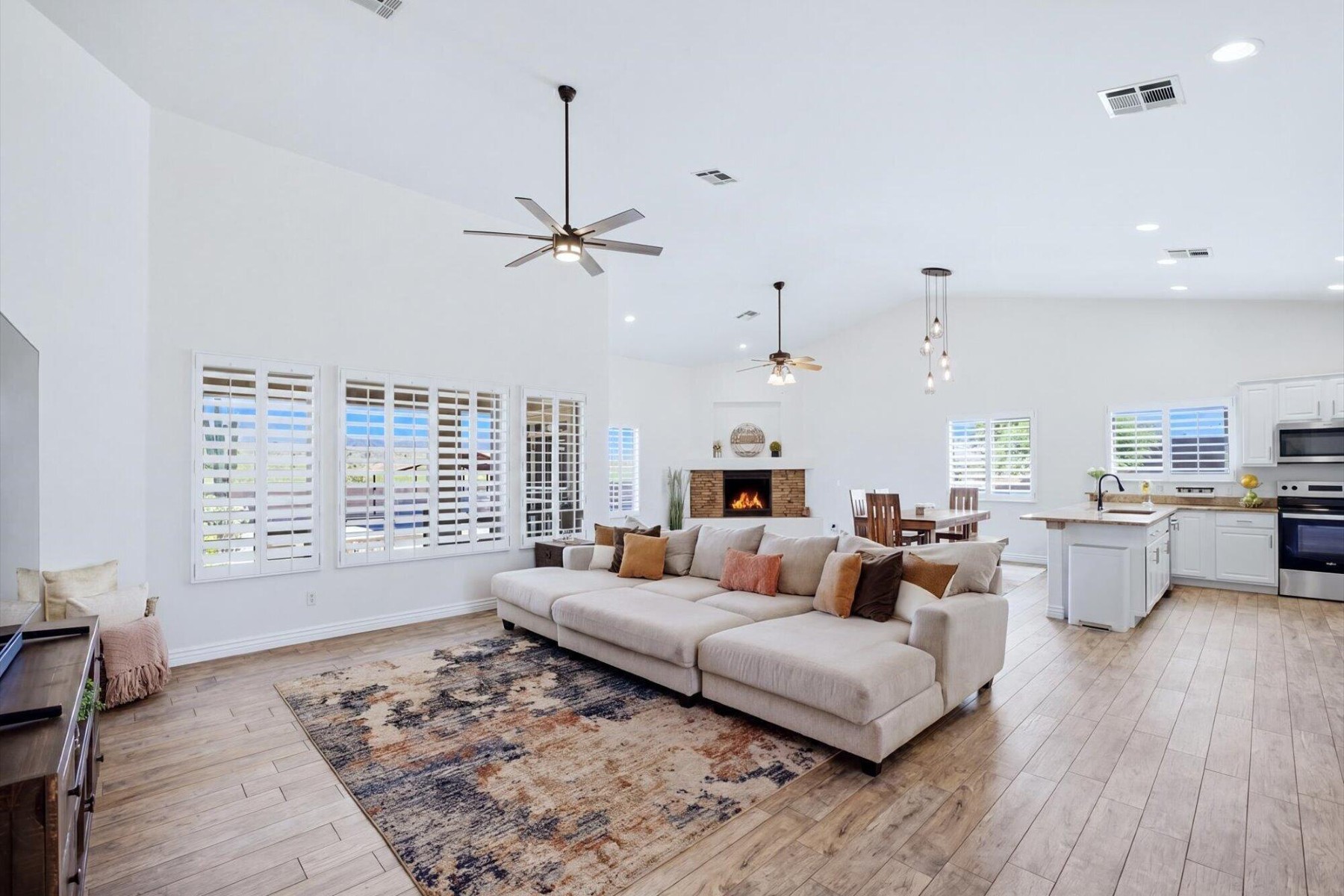  40724 N Central Avenue  Phoenix, AZ - 物件實景