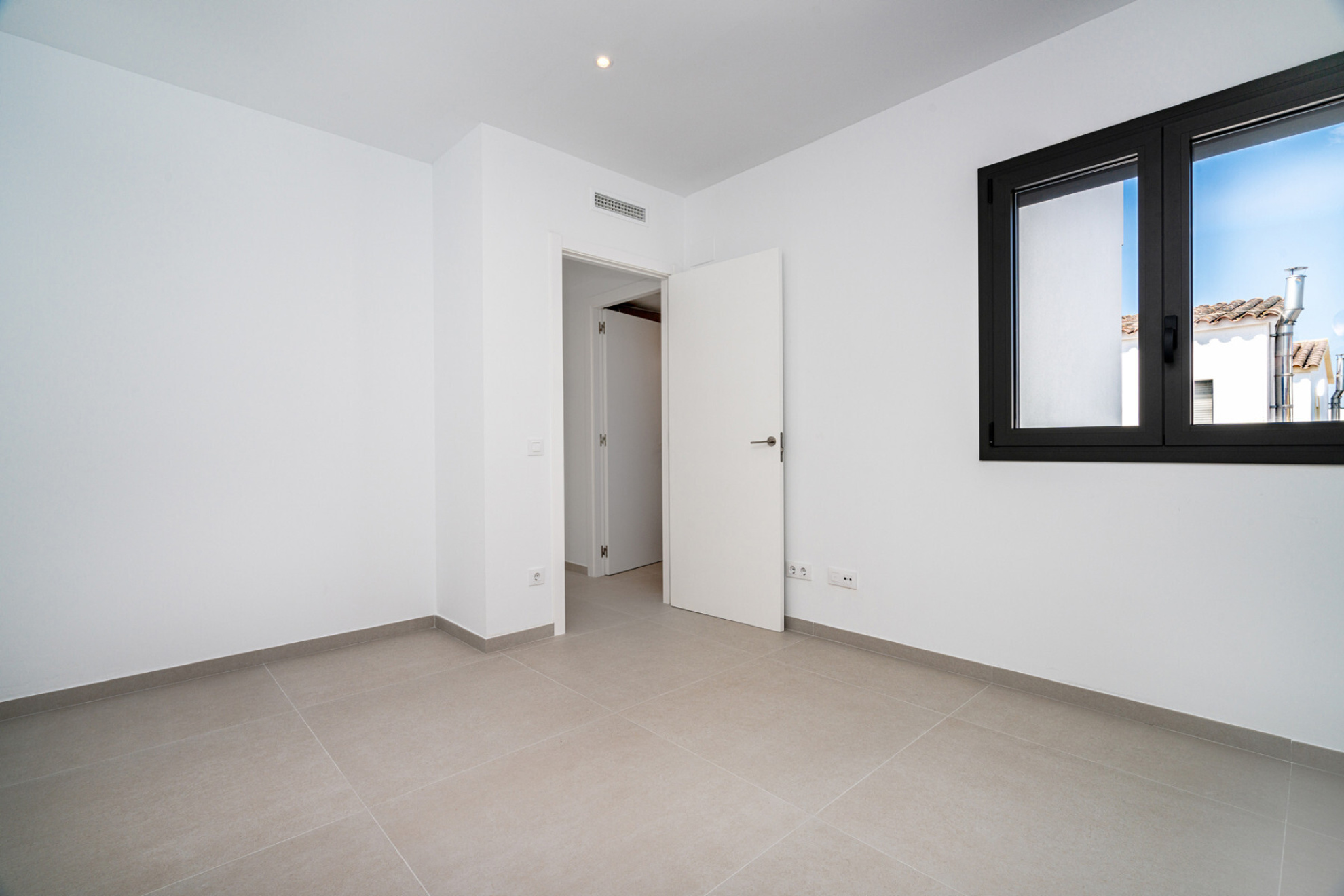 New minimalist building in Requesens - Empuriabrava - 物件實景