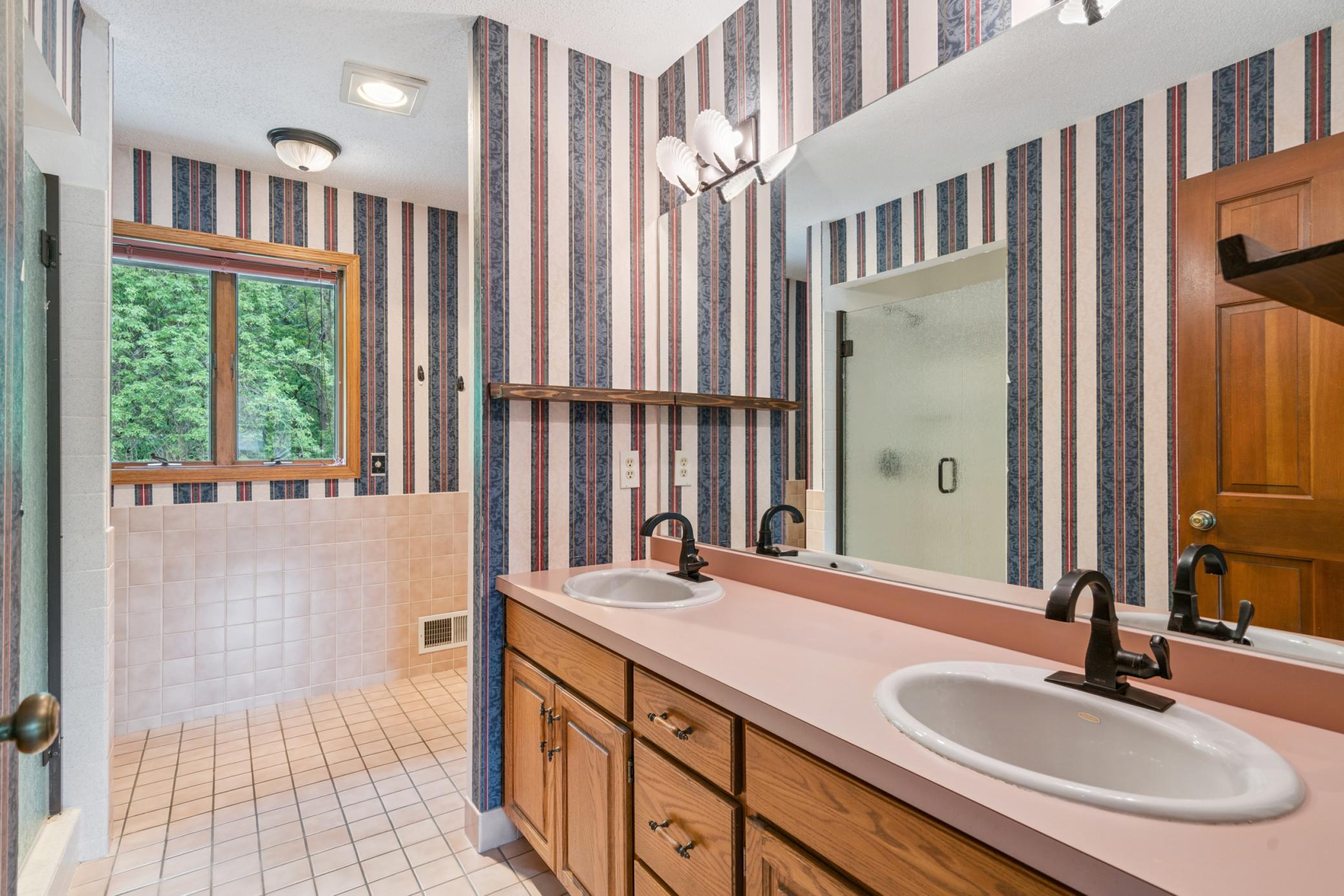 Vadnais Heights, Minnesota, 55127, United States, 3 Bedrooms Bedrooms, ,3 BathroomsBathrooms,Residential,For Sale,1912399