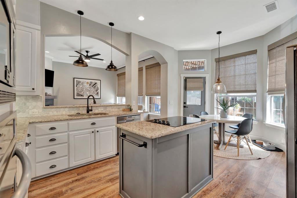 Highland Village, Texas, 75077, United States, 4 Bedrooms Bedrooms, ,3 BathroomsBathrooms,Residential,For Sale,1828094