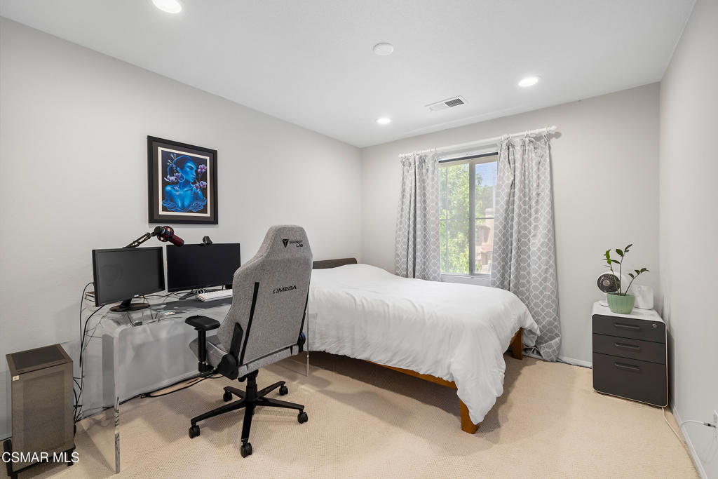 Newbury Park, California, 91320, United States, 4 Bedrooms Bedrooms, ,3 BathroomsBathrooms,Residential,For Sale,1899538