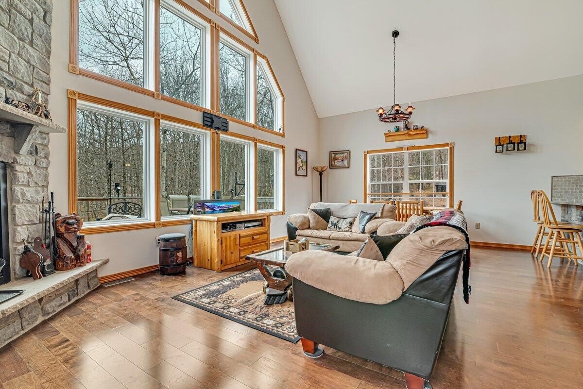 Hazleton, Pennsylvania, 18202, United States, 4 Bedrooms Bedrooms, ,3 BathroomsBathrooms,Residential,For Sale,1754491