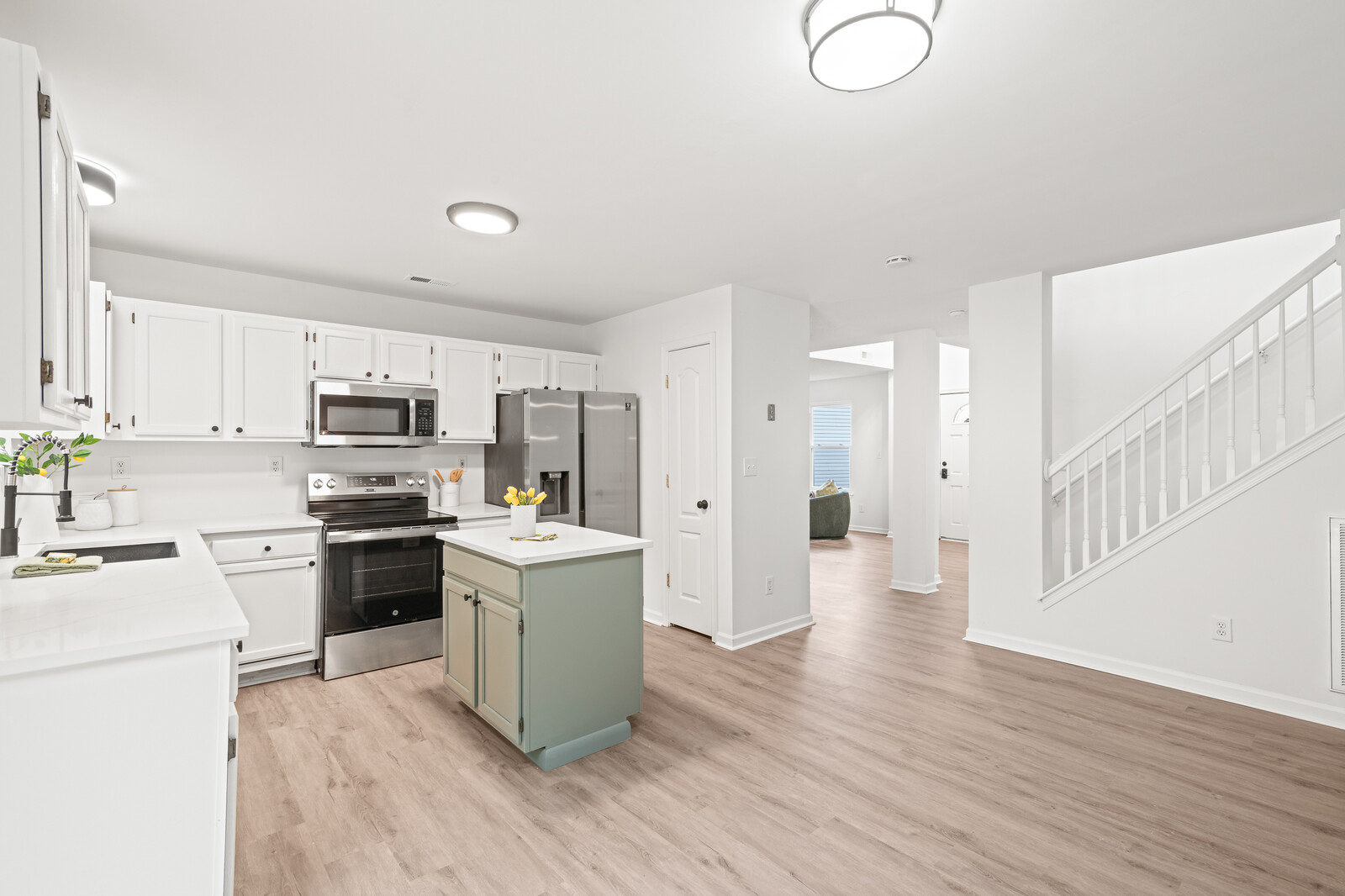 Newport News, Virginia, 23602-8360, United States, 5 Bedrooms Bedrooms, ,3 BathroomsBathrooms,Residential,For Sale,1938191