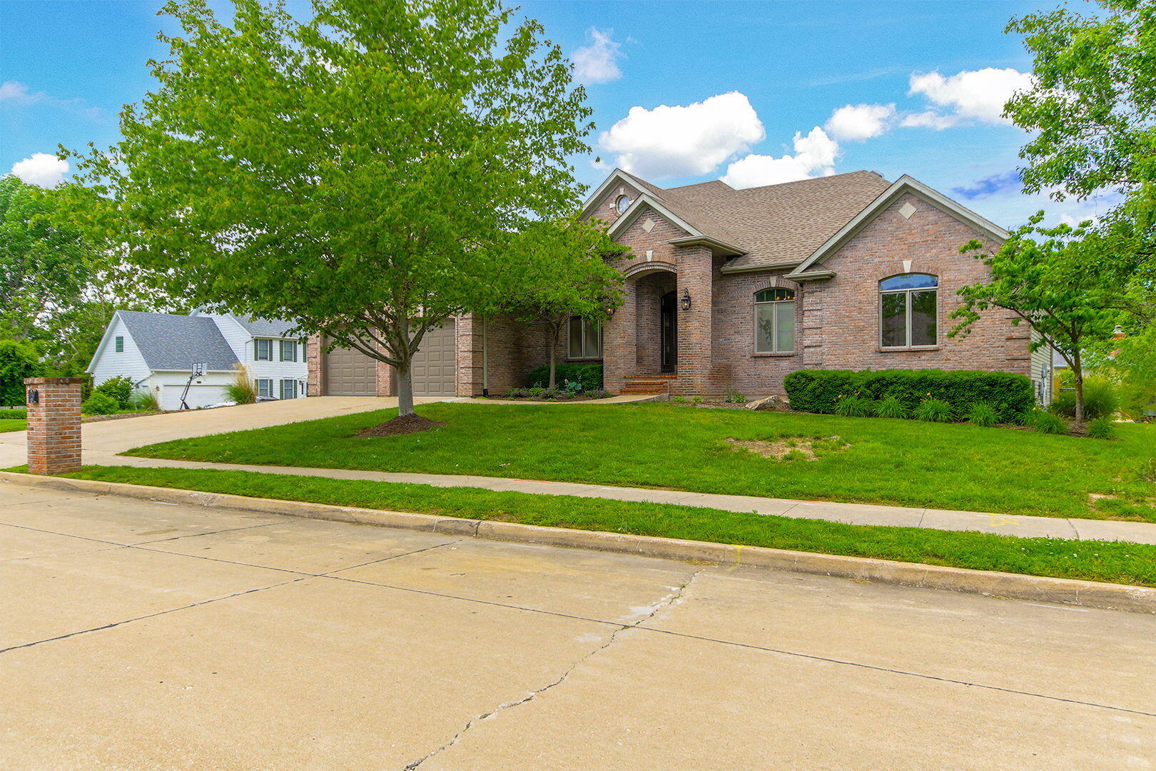 COLUMBIA, Missouri, 65203, United States, 5 Bedrooms Bedrooms, ,4 BathroomsBathrooms,Residential,For Sale,1934961