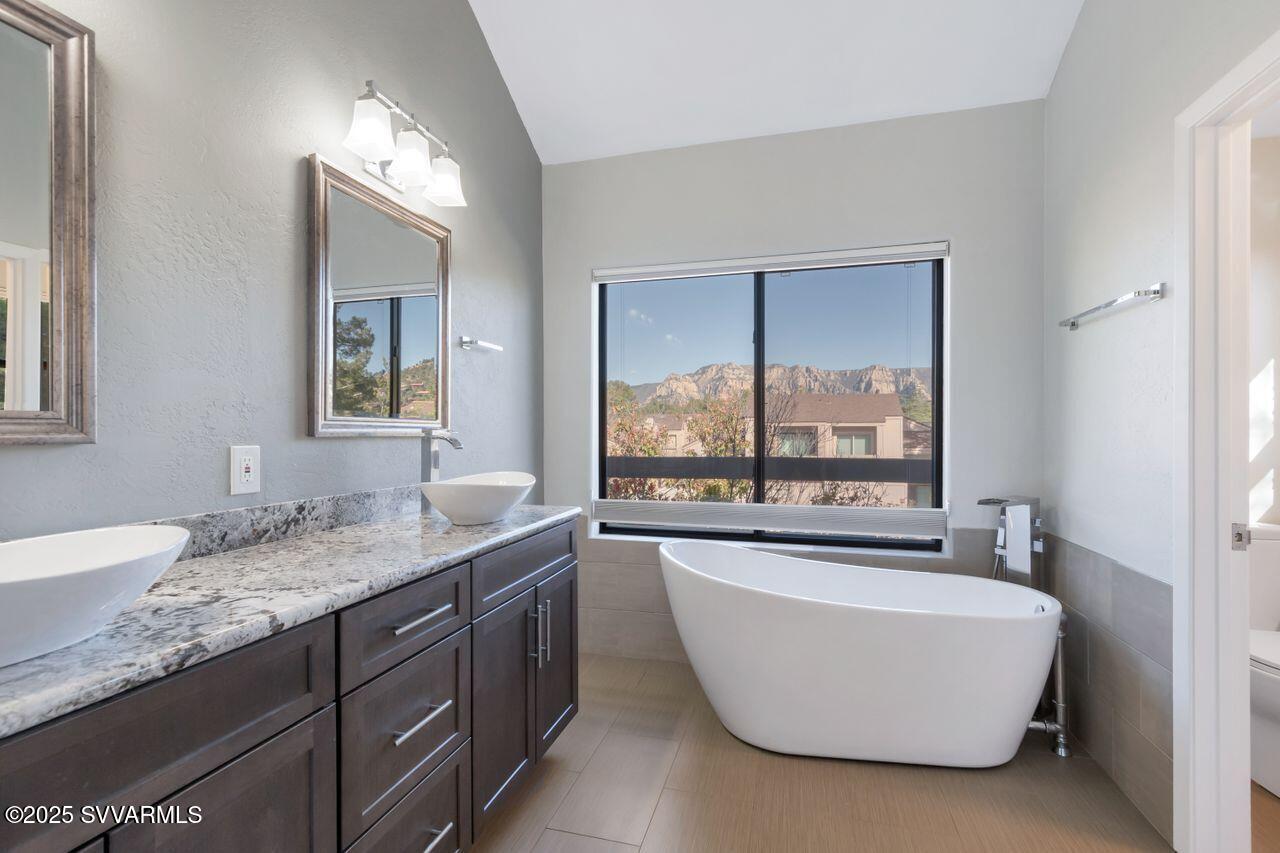 Sedona, Arizona, 86336, United States, 2 Bedrooms Bedrooms, ,2 BathroomsBathrooms,Residential,For Sale,1901388