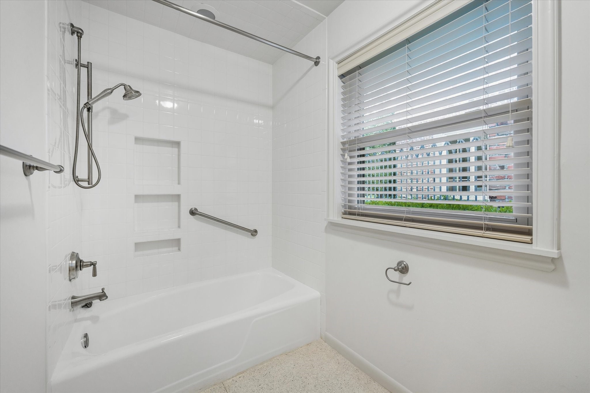  242 Maple Valley Road - 物件實景