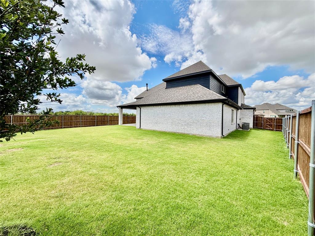 Haslet, Texas, 76052, United States, 5 Bedrooms Bedrooms, ,5 BathroomsBathrooms,Residential,For Sale,1876085