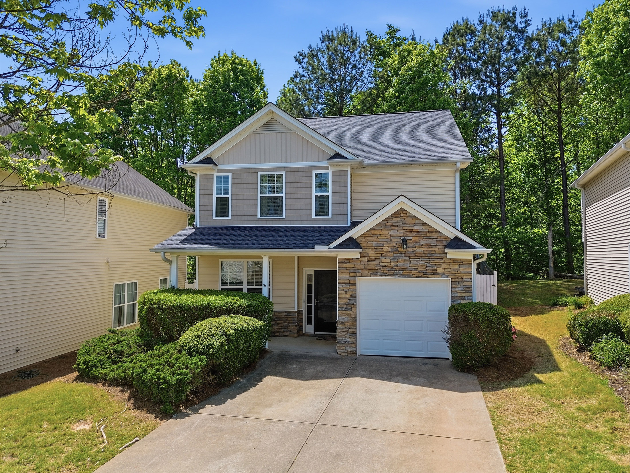  Located in the Sought-After and Low-Maintenance Enclave at Holly Mill Community - 物件實景