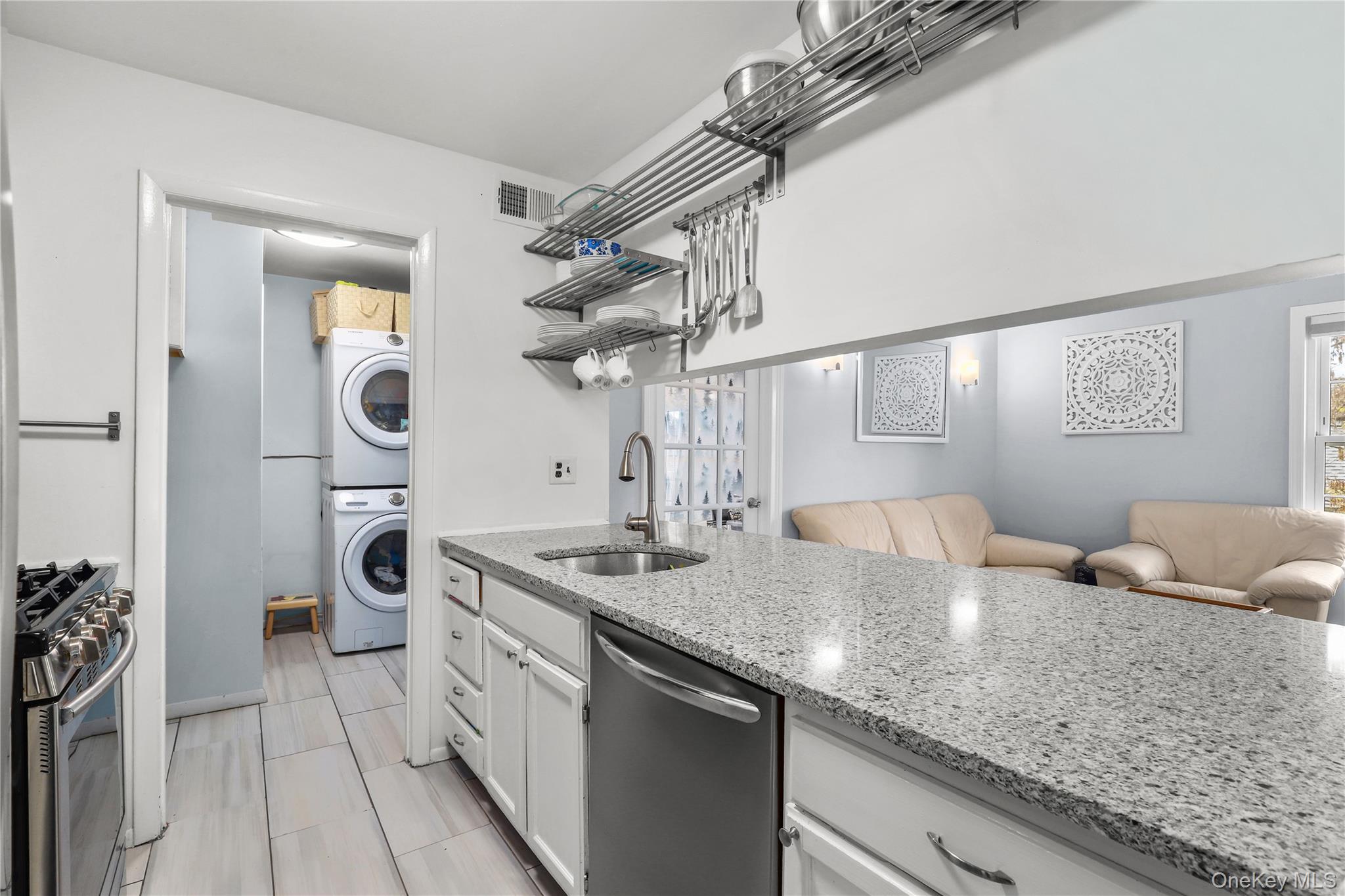 Tarrytown, New York, 10591, United States, 1 Bedroom Bedrooms, ,2 BathroomsBathrooms,Residential,For Sale,2006049