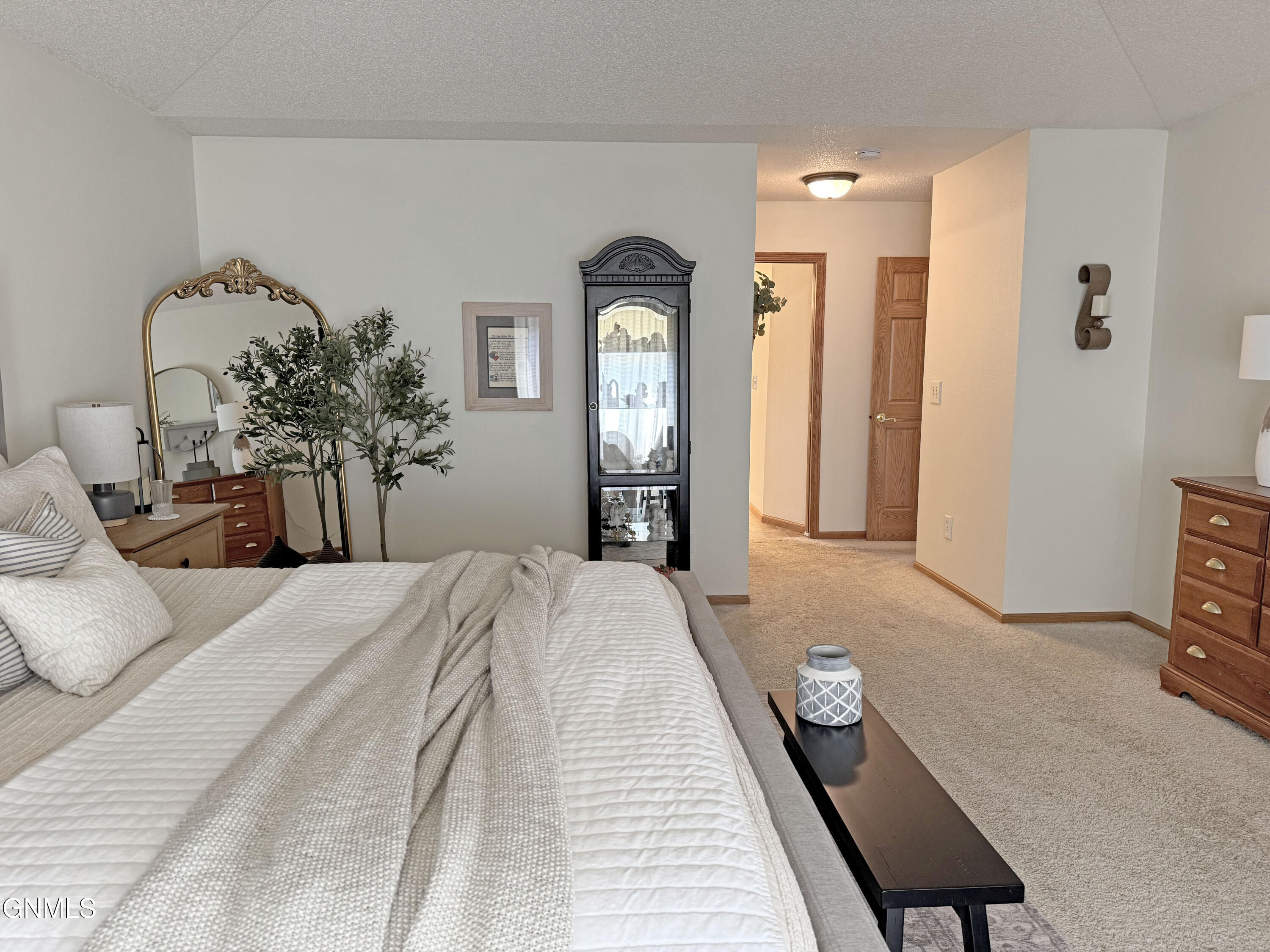 Bismarck, North Dakota, 58503, United States, 5 Bedrooms Bedrooms, ,2 BathroomsBathrooms,Residential,For Sale,2001566