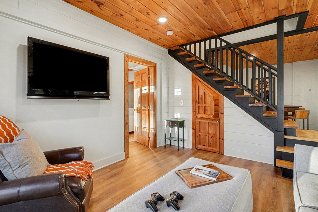 Mineral Bluff, Georgia, 30559, United States, 3 Bedrooms Bedrooms, ,3 BathroomsBathrooms,Residential,For Sale,2006593