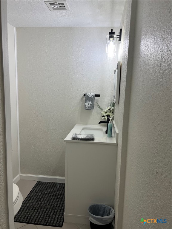 Hallettsville, Texas, 77964, United States, 4 Bedrooms Bedrooms, ,3 BathroomsBathrooms,Residential,For Sale,1988312