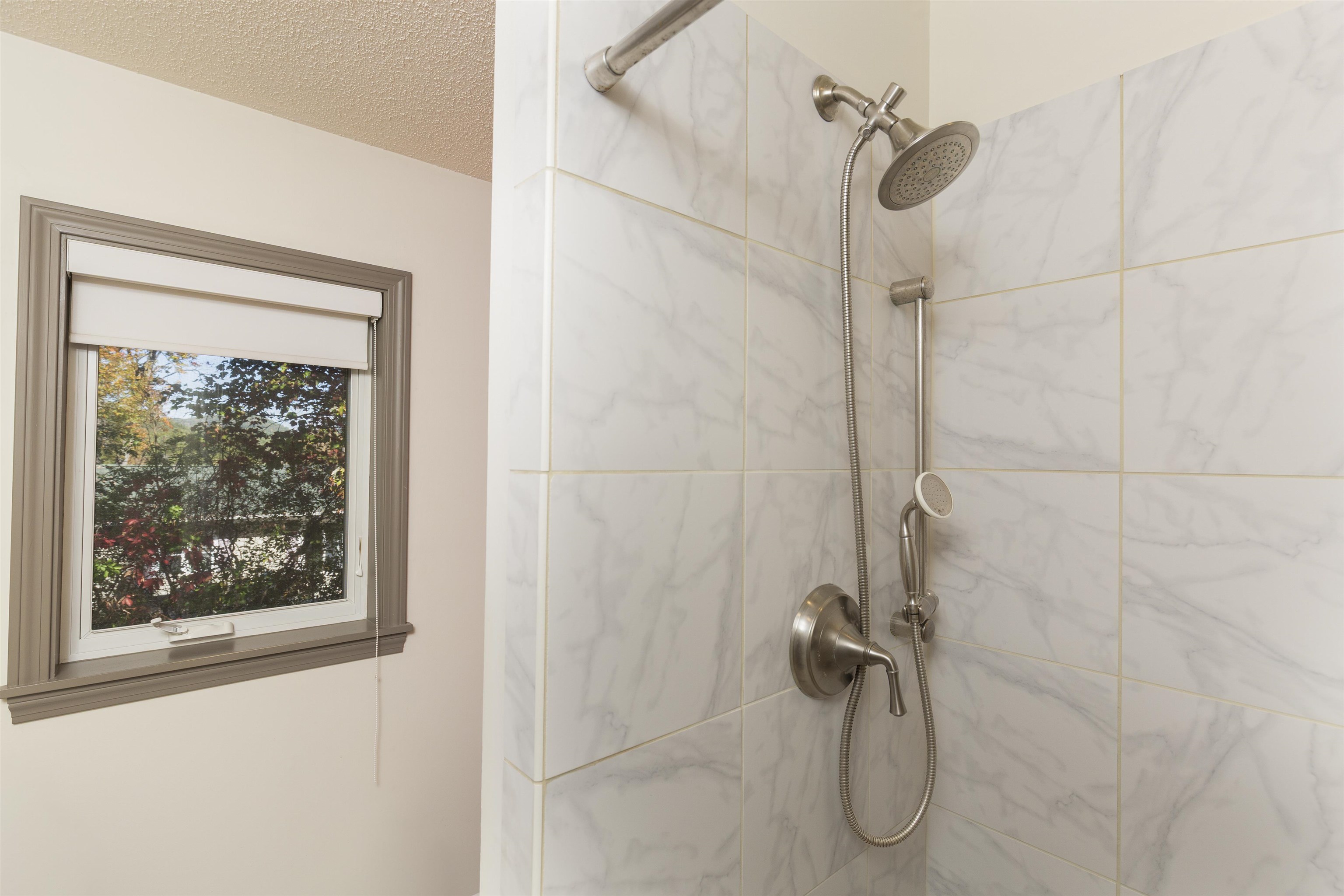 Lebanon, New Hampshire, 03755, United States, 3 Bedrooms Bedrooms, ,2 BathroomsBathrooms,Residential,For Sale,1962612