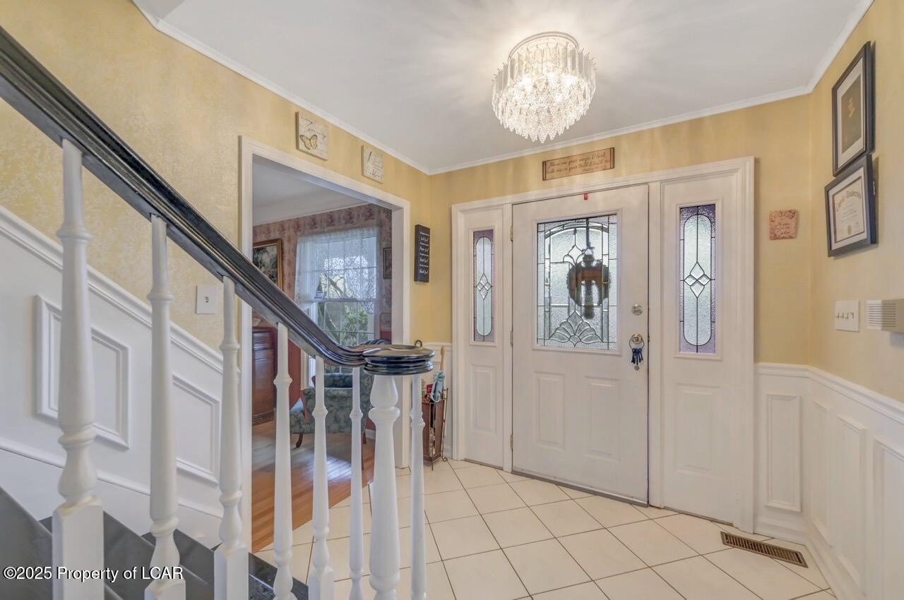 Sugarloaf, Pennsylvania, 18249, United States, 4 Bedrooms Bedrooms, ,3 BathroomsBathrooms,Residential,For Sale,1996756