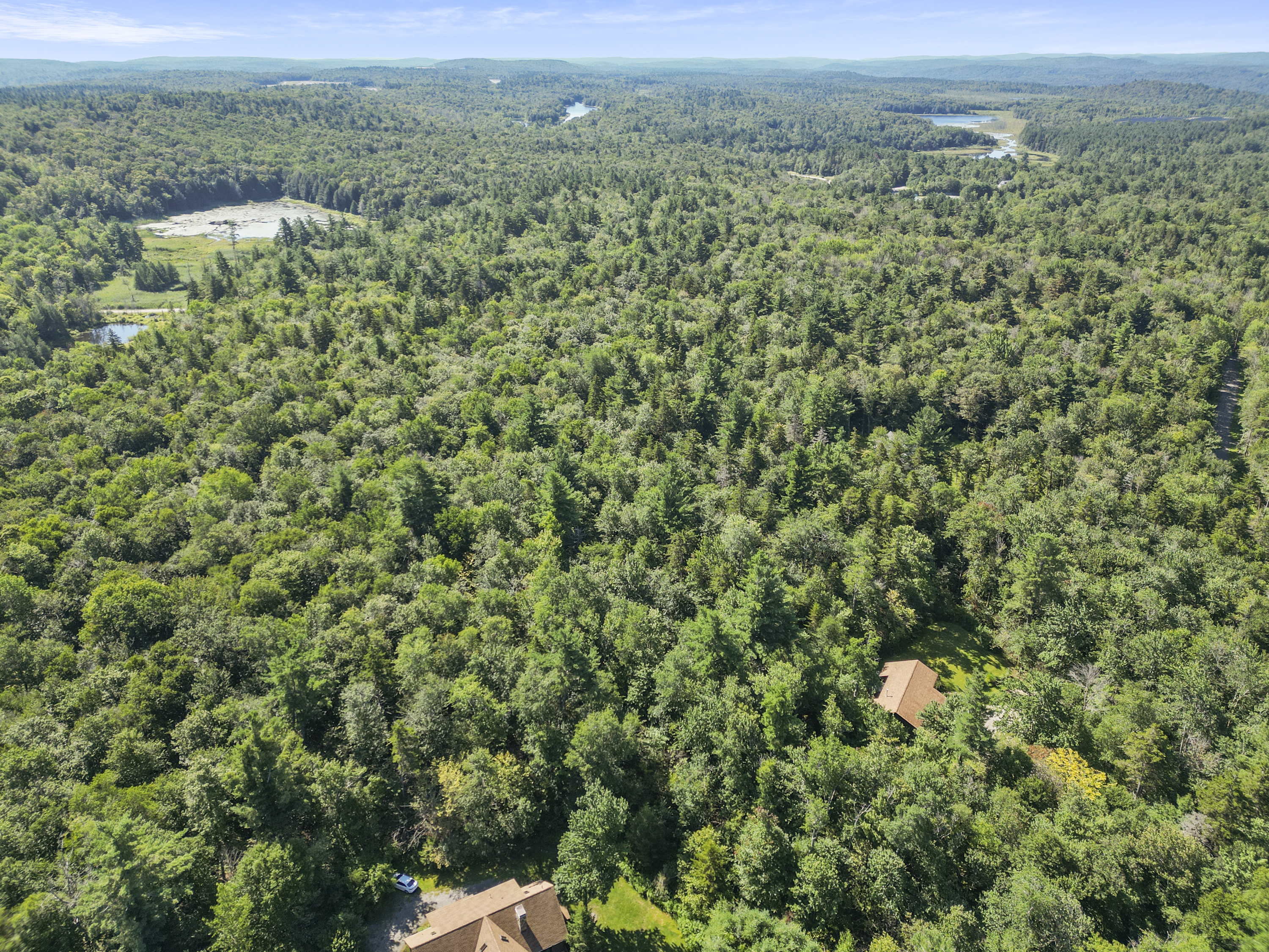  7.5 SERENE ACRES IN BECKET WOODS - 物件實景