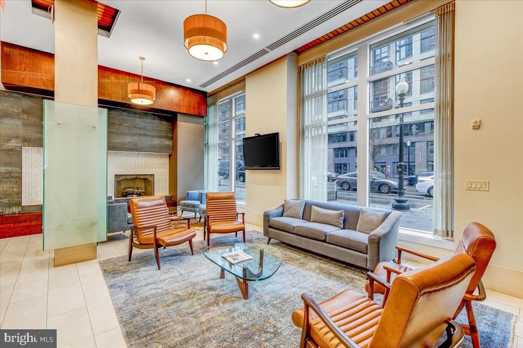 Washington, District of Columbia, 20003, United States, 2 Bedrooms Bedrooms, ,2 BathroomsBathrooms,Residential,For Sale,1974784