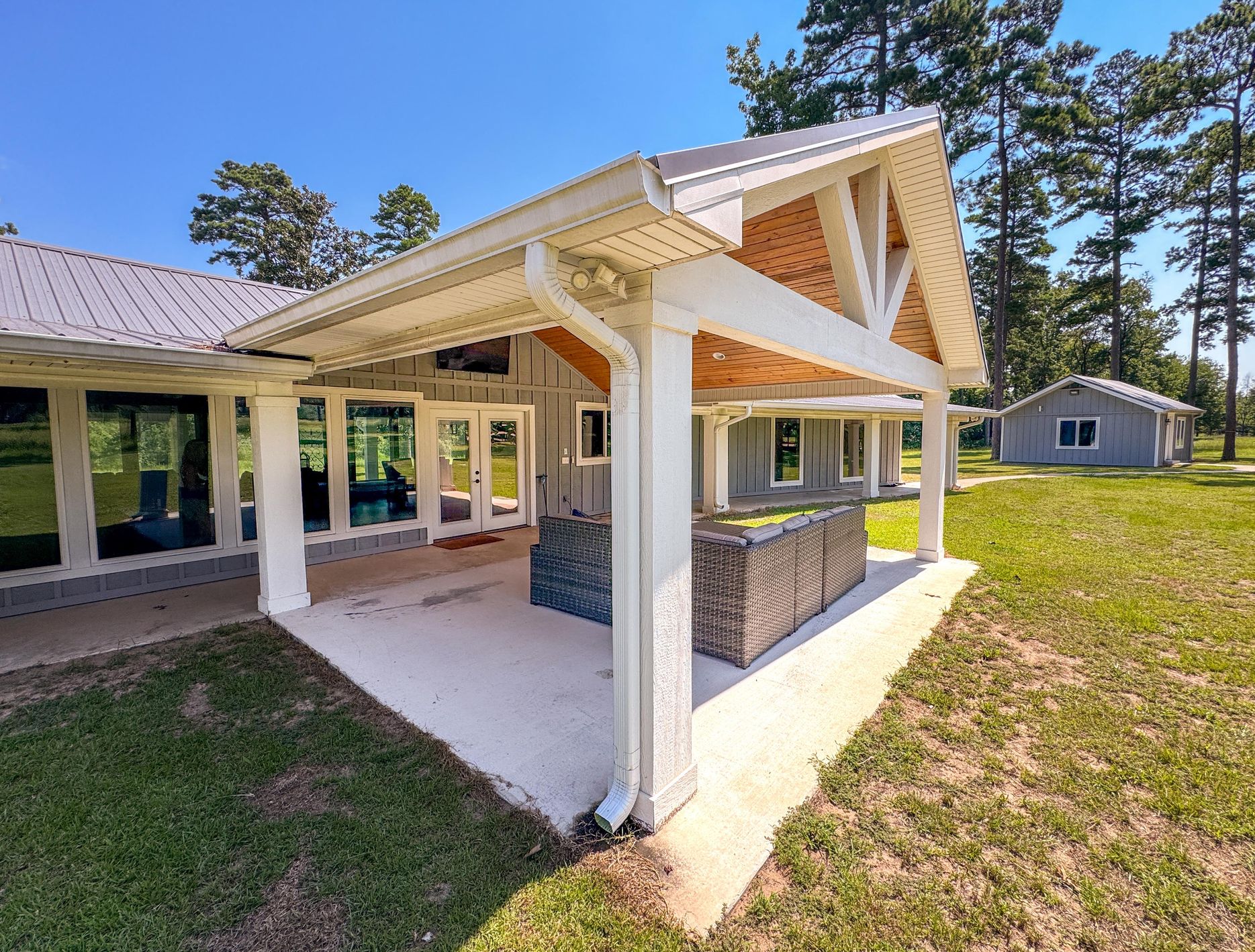Douglassville, Texas, 75560, United States, 4 Bedrooms Bedrooms, ,3 BathroomsBathrooms,Residential,For Sale,1914297