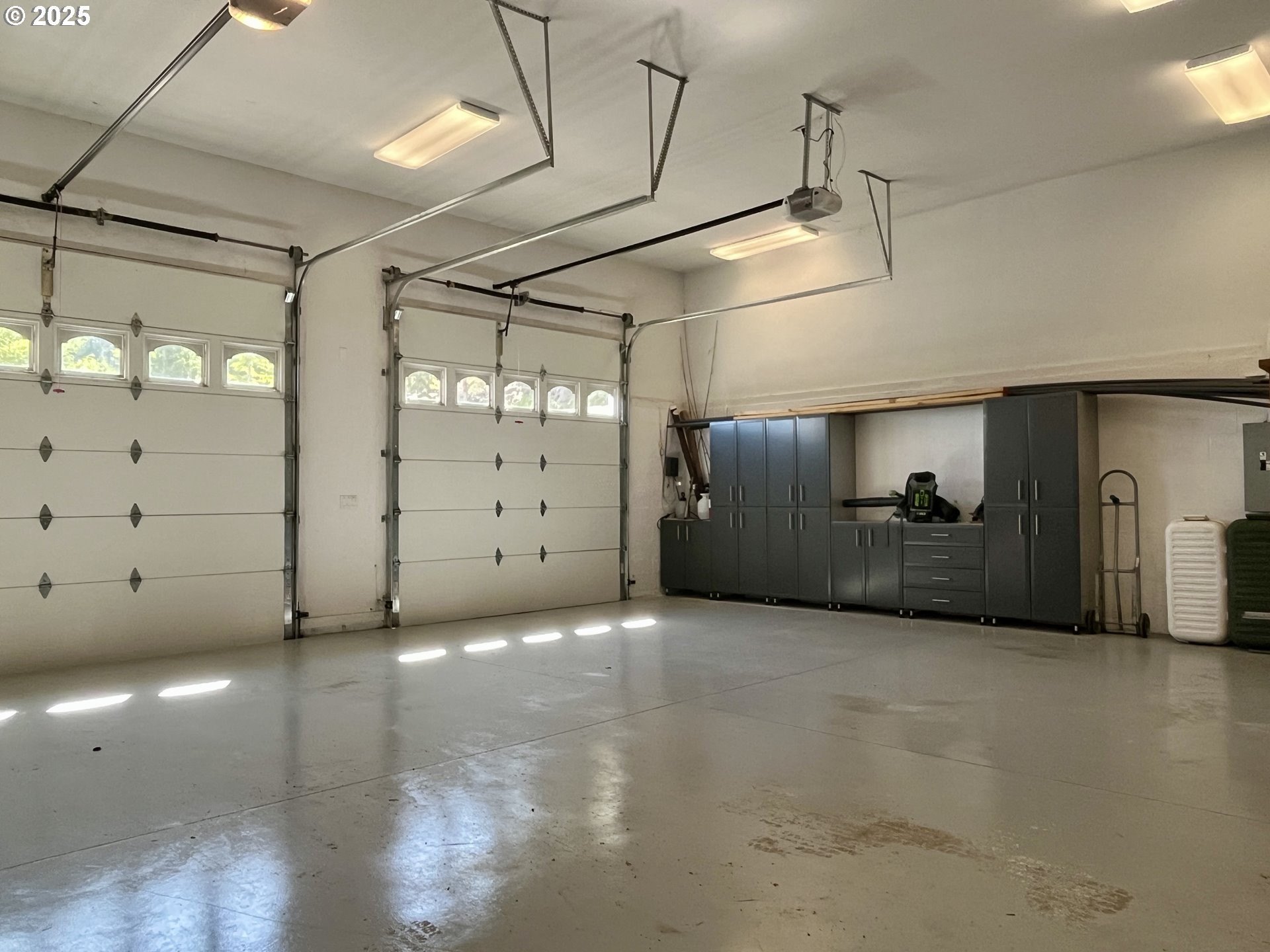 Gold Beach, Oregon, 97444, United States, 3 Bedrooms Bedrooms, ,5 BathroomsBathrooms,Residential,For Sale,1974377