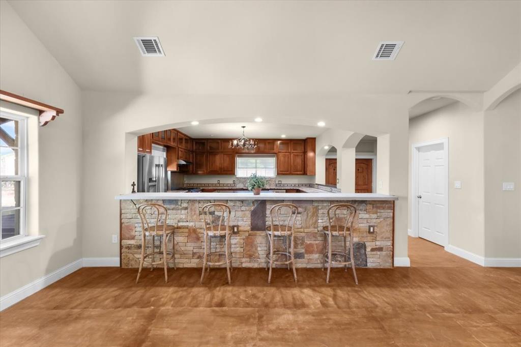 Weatherford, Texas, 76088, United States, 4 Bedrooms Bedrooms, ,3 BathroomsBathrooms,Residential,For Sale,1974322