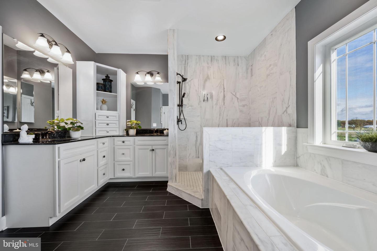 Queenstown, Maryland, 21658, United States, 5 Bedrooms Bedrooms, ,5 BathroomsBathrooms,Residential,For Sale,1988334