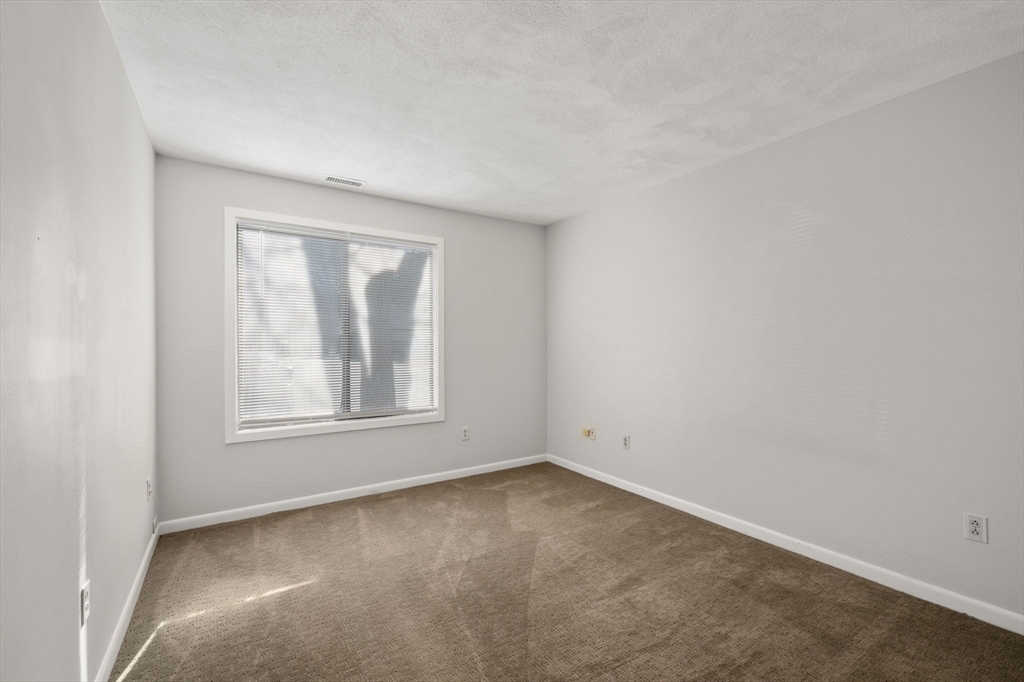 Concord, Massachusetts, 01742, United States, 2 Bedrooms Bedrooms, ,2 BathroomsBathrooms,Residential,For Sale,2000967