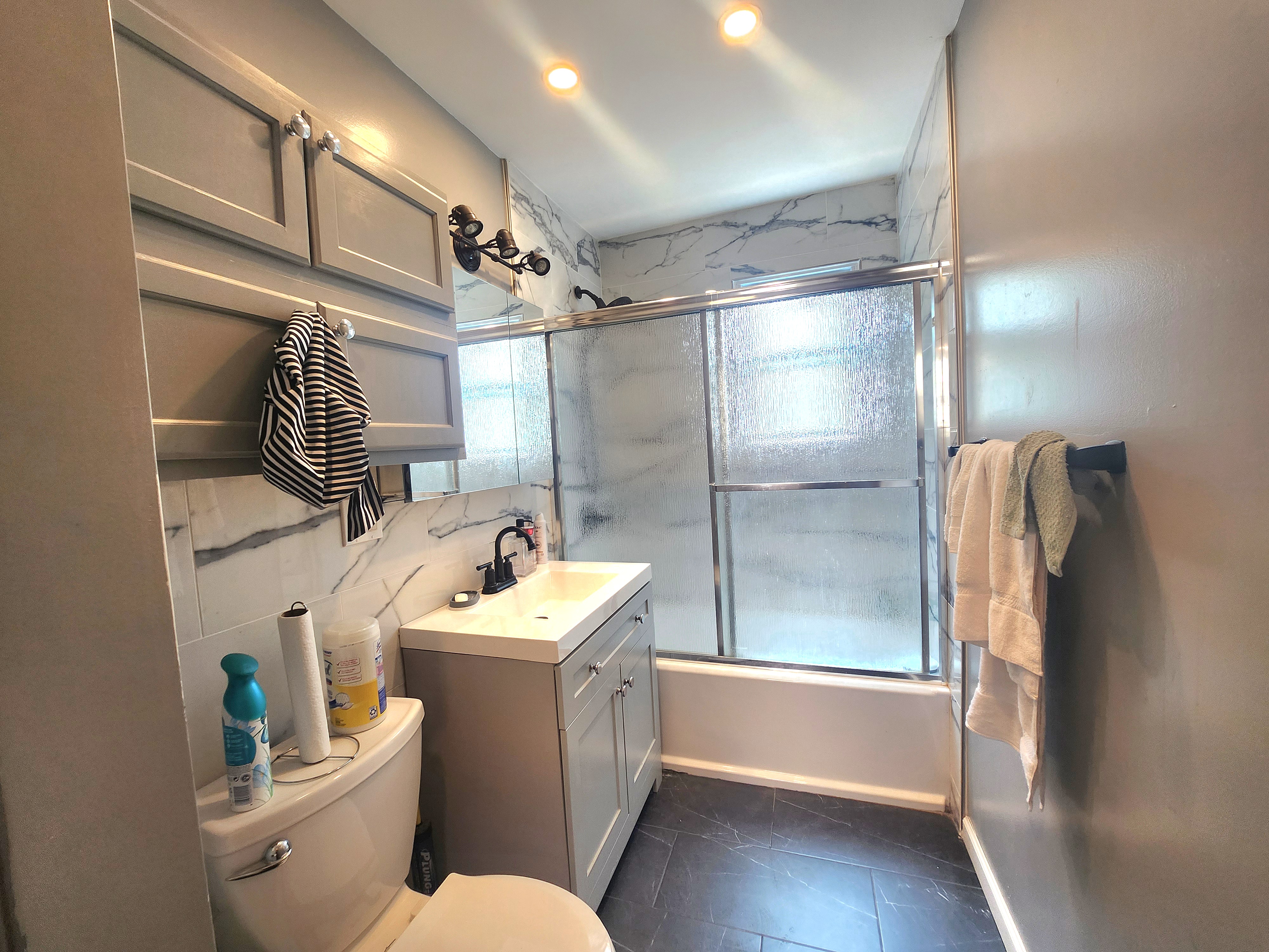 Queens Village, New York, 11428, United States, 4 Bedrooms Bedrooms, ,3 BathroomsBathrooms,Residential,For Sale,1870963