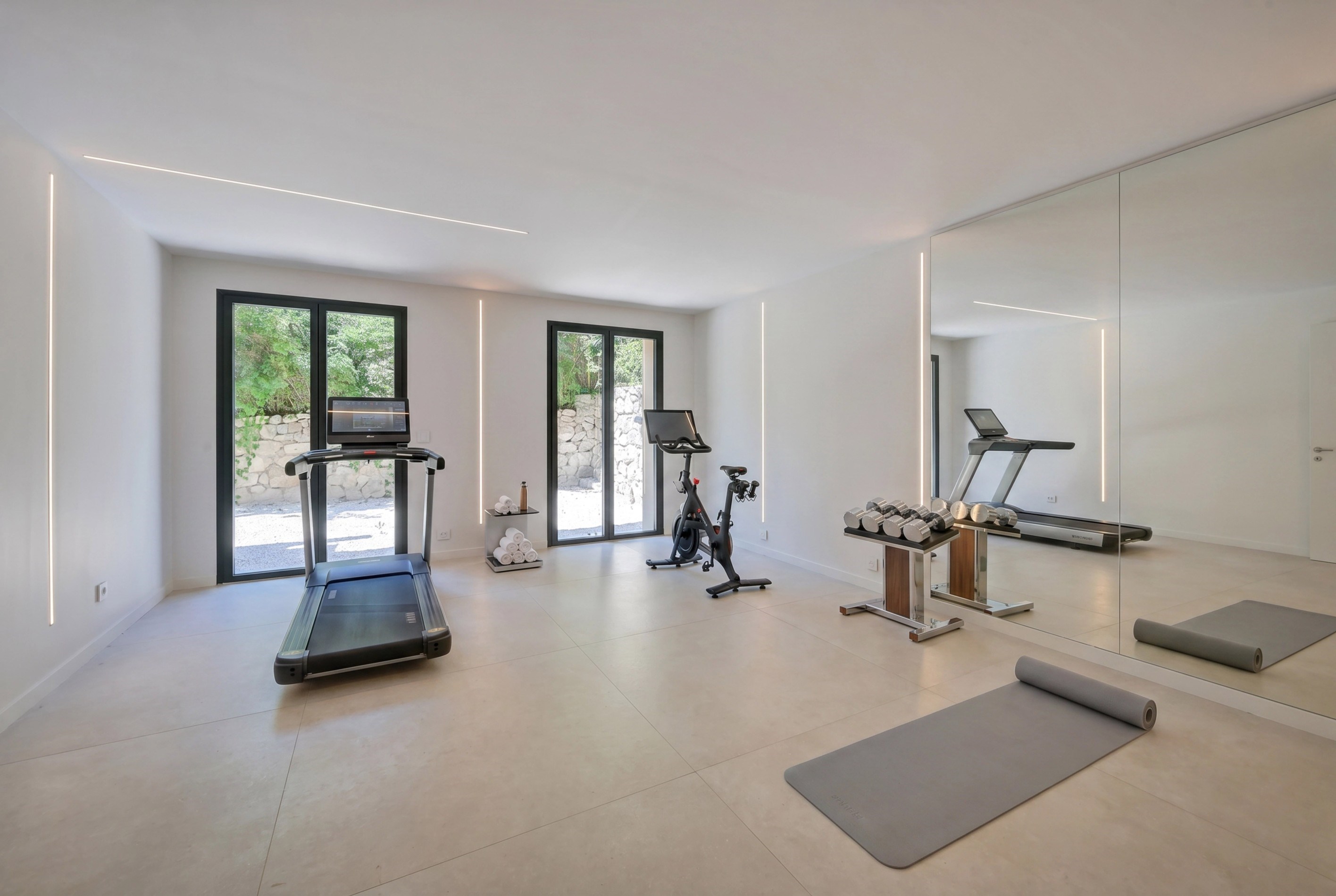  Aix-en-Provence  Contemporary Villa with Pool, Triple Garage and Walking Dista… - 物件實景