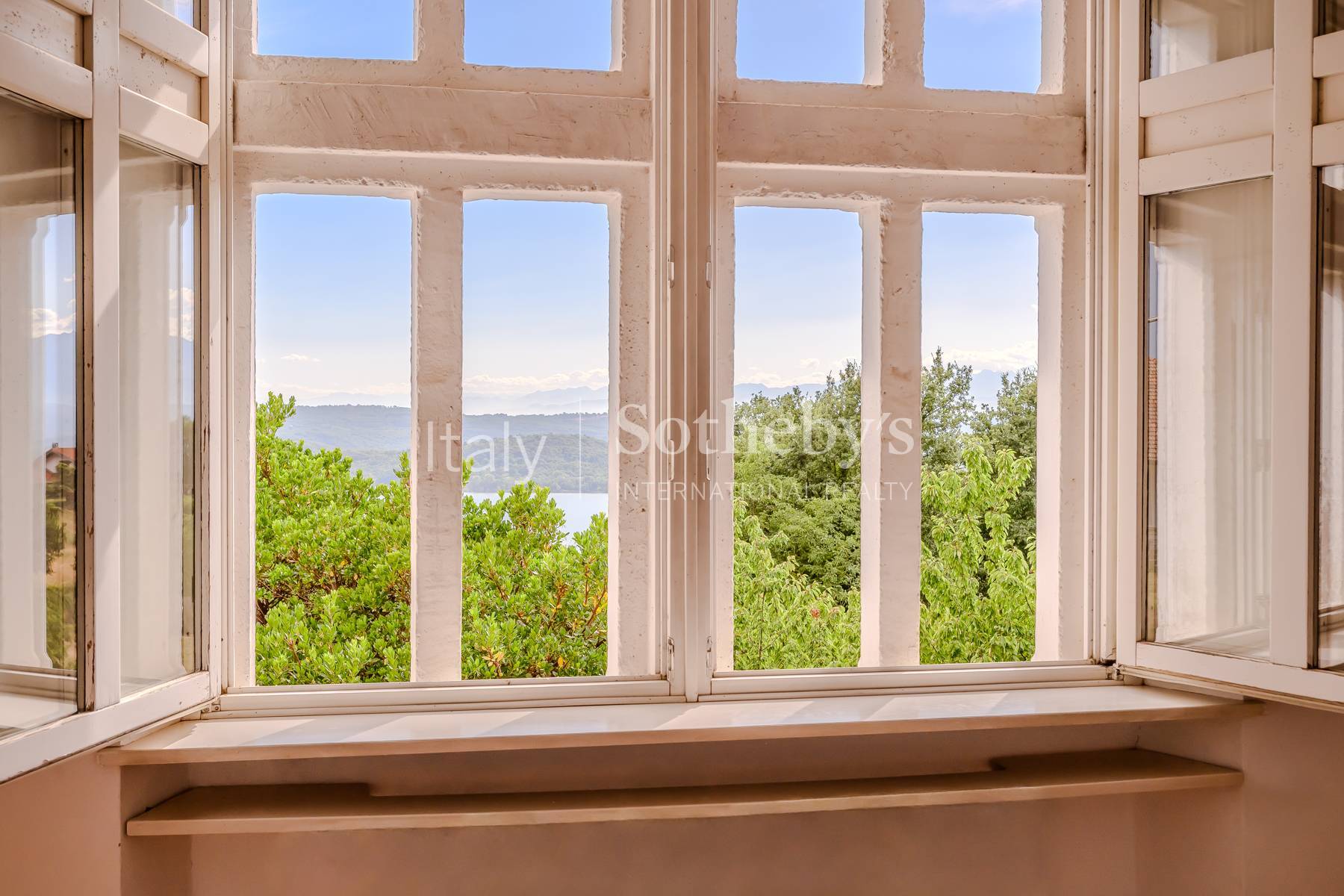 Historic villa with garden and views over Lake Viverone - 物件實景