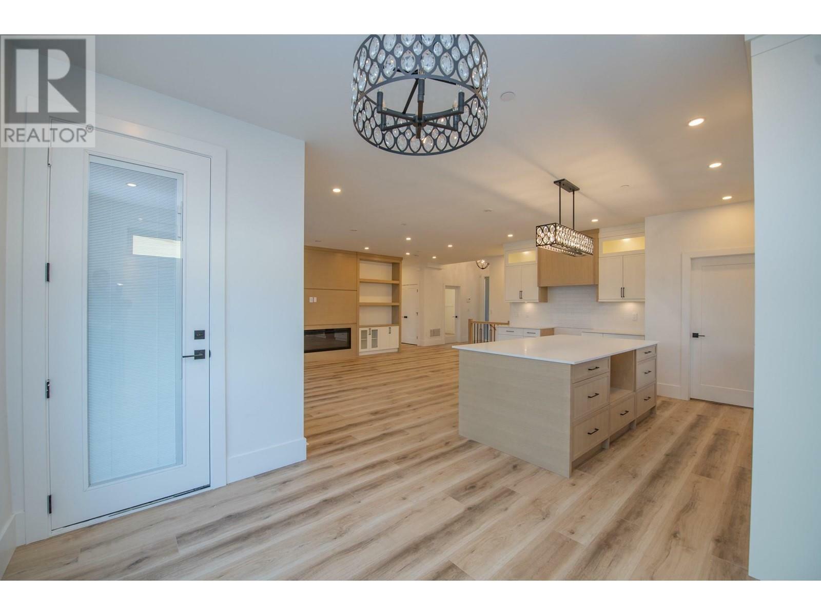 VERNON, British Columbia, V1H 2K9, CA, 4 Bedrooms Bedrooms, ,4 BathroomsBathrooms,Residential,For Sale,1838504
