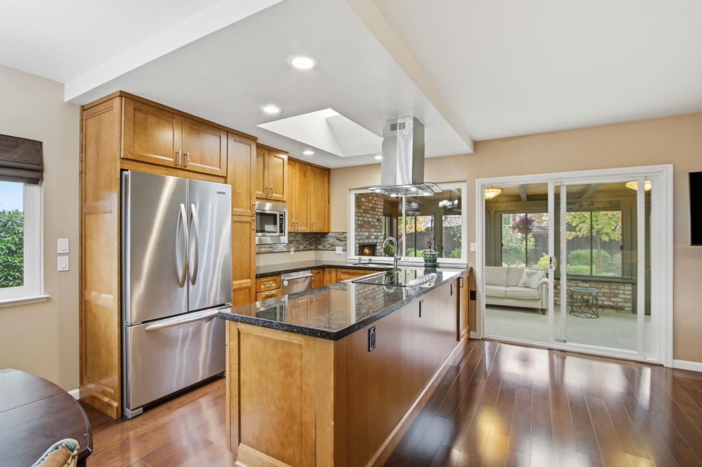 Santa Clara, California, 95051, United States, 4 Bedrooms Bedrooms, ,2 BathroomsBathrooms,Residential,For Sale,1992885