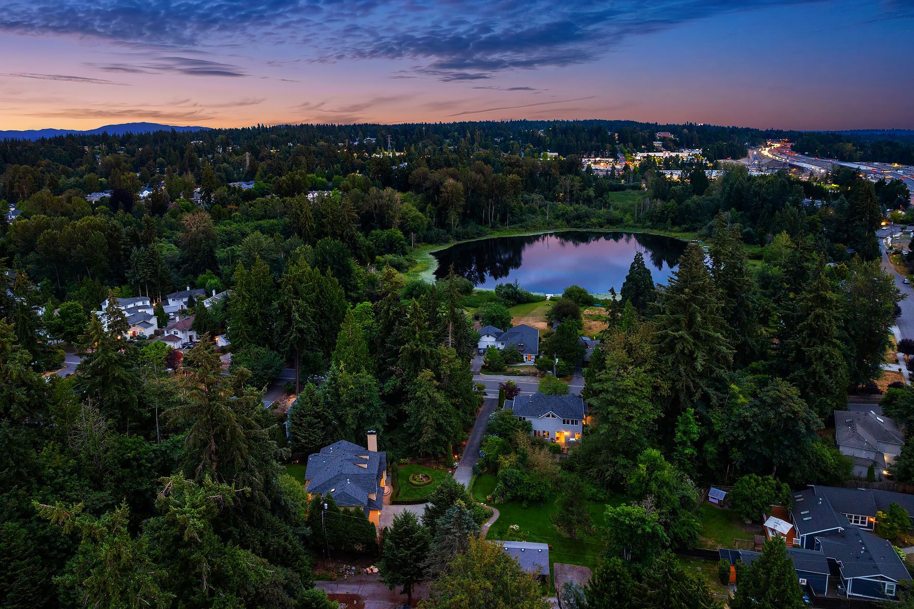  12022 NE 97th Street, Kirkland, WA 98033 - 物件實景