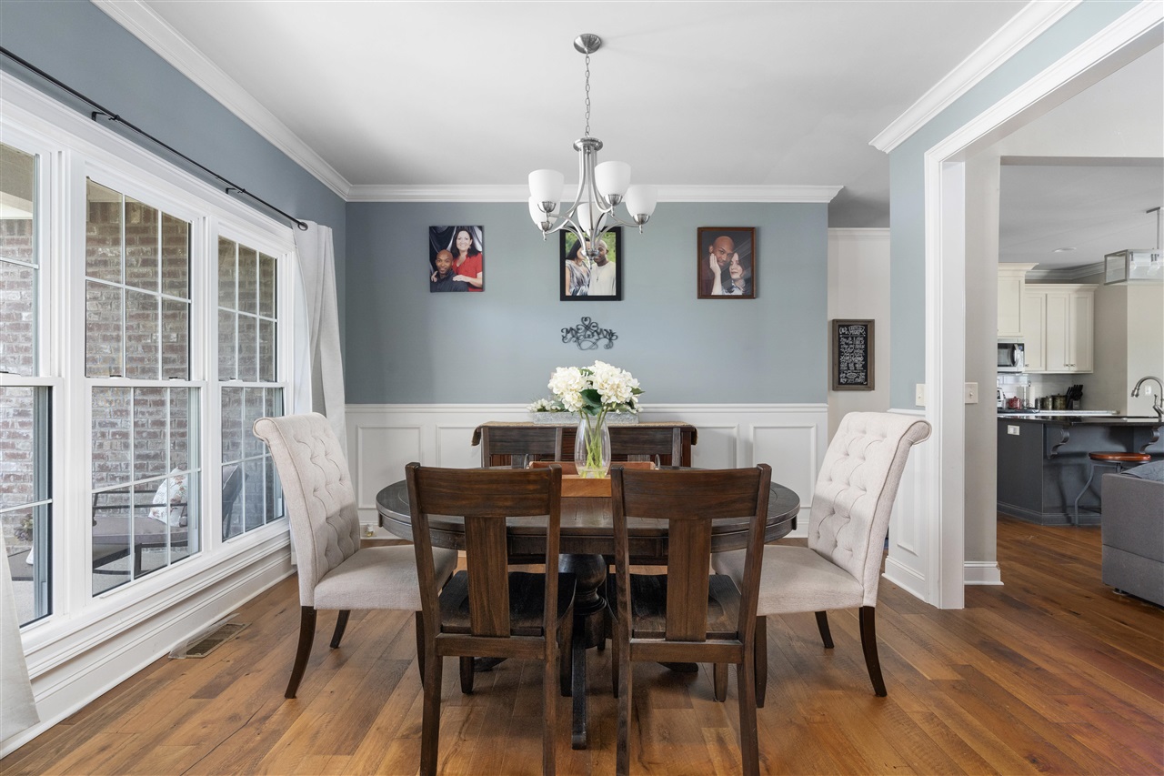 Alvaton, Kentucky, 42122, United States, 5 Bedrooms Bedrooms, ,4 BathroomsBathrooms,Residential,For Sale,1939177