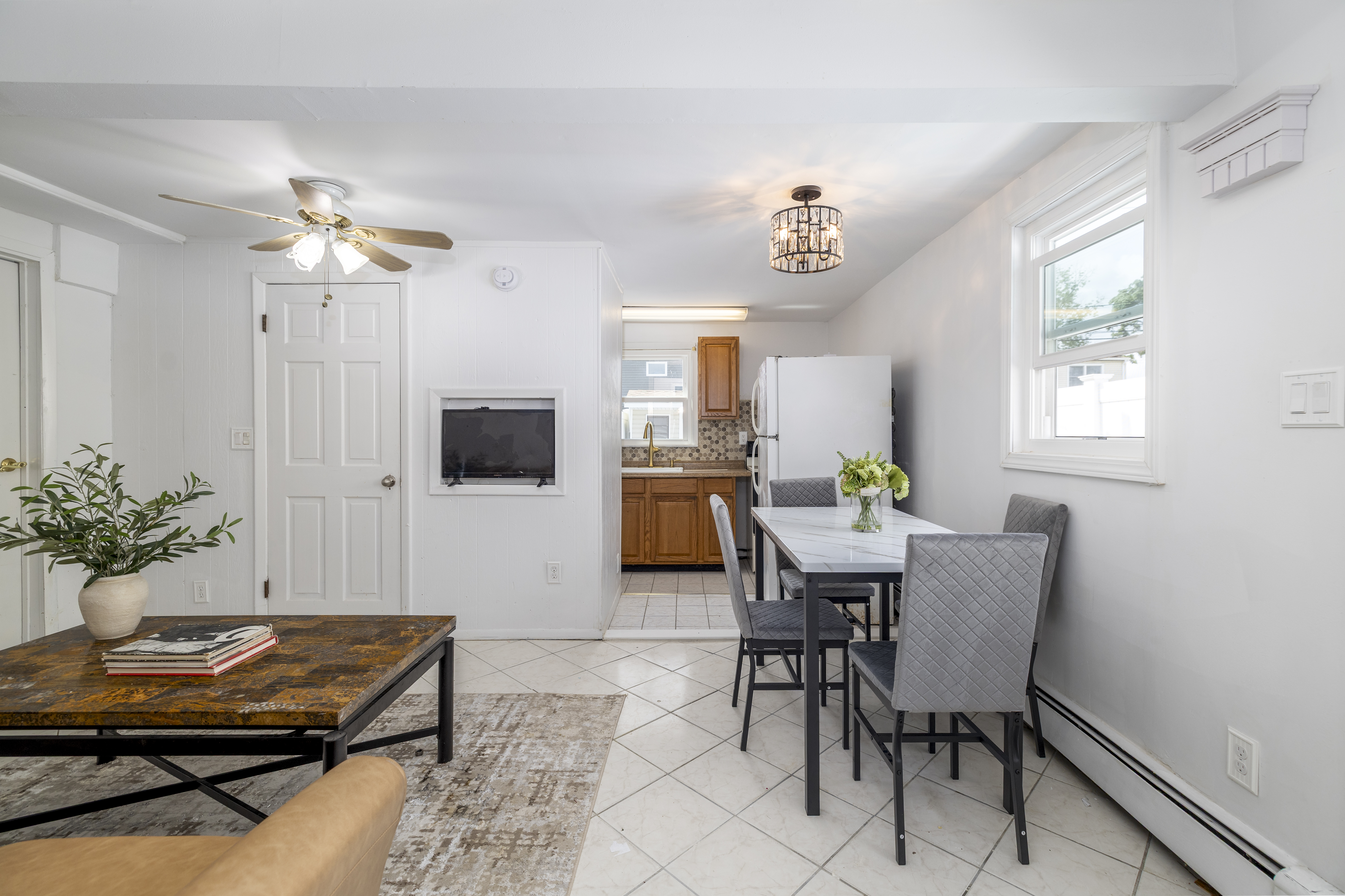  18 Old Farm Road, Levittown, NY, 11756 - 物件實景