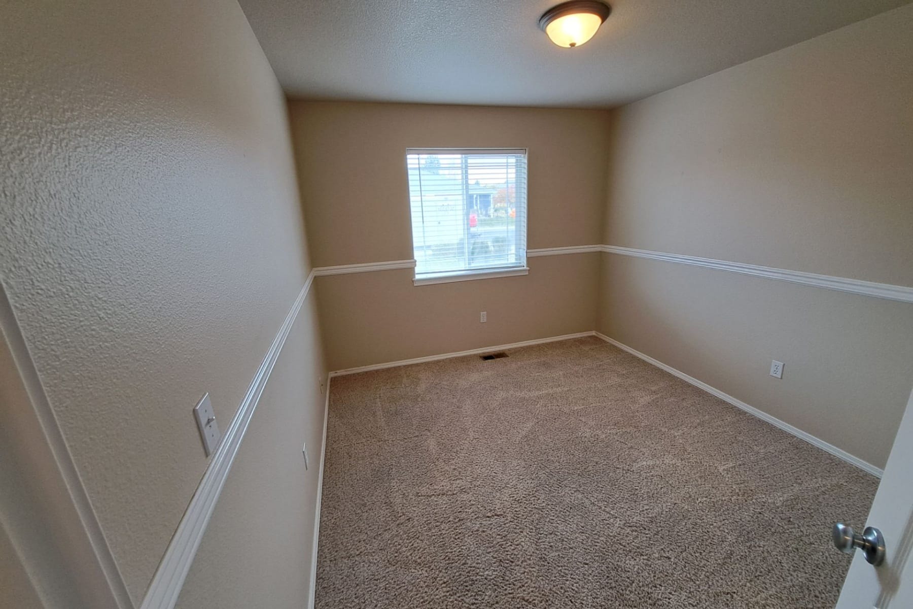  2465 NE 7th Lane Redmond, OR 97756 - 物件實景