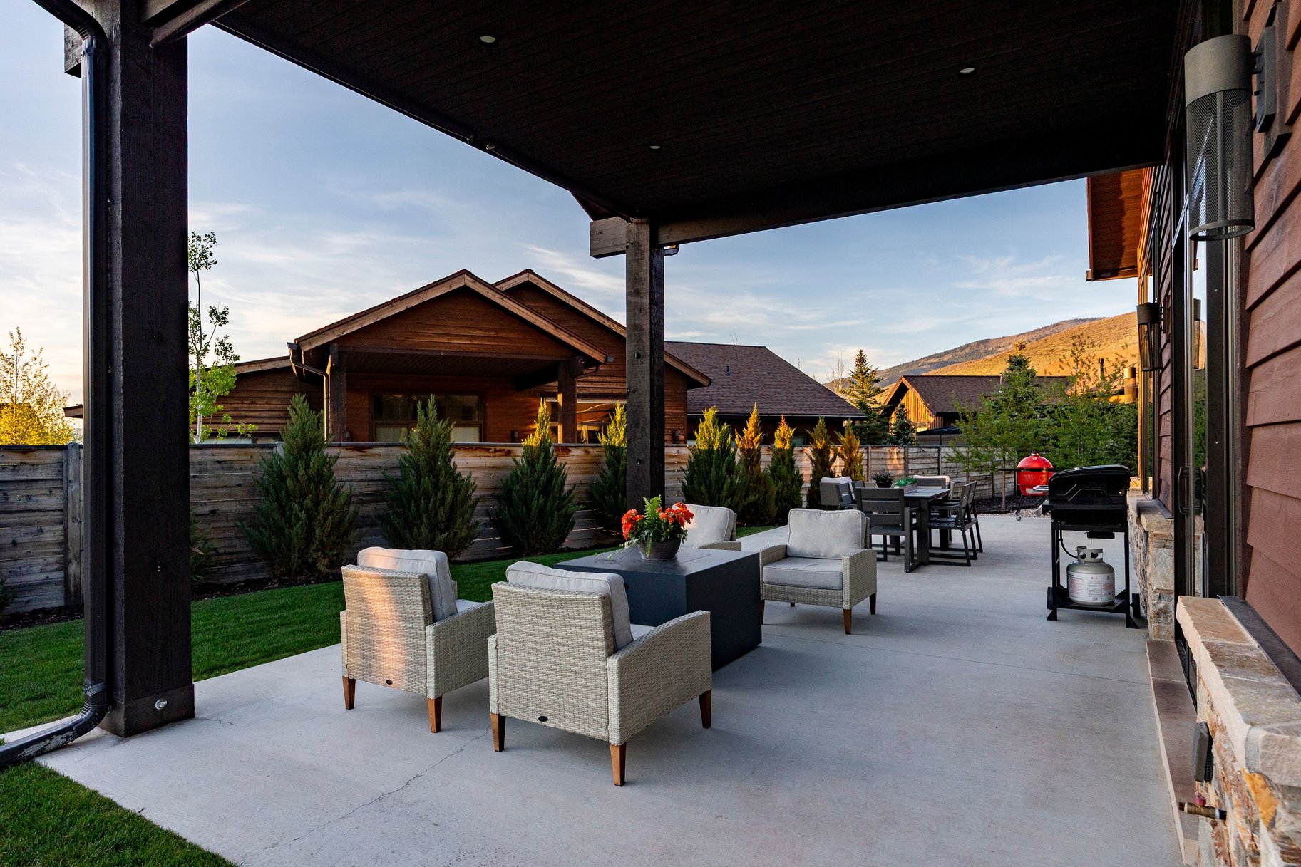  Summit Rambler At High Star Ranch With 3 Car Garage And Expansive Views - 物件實景