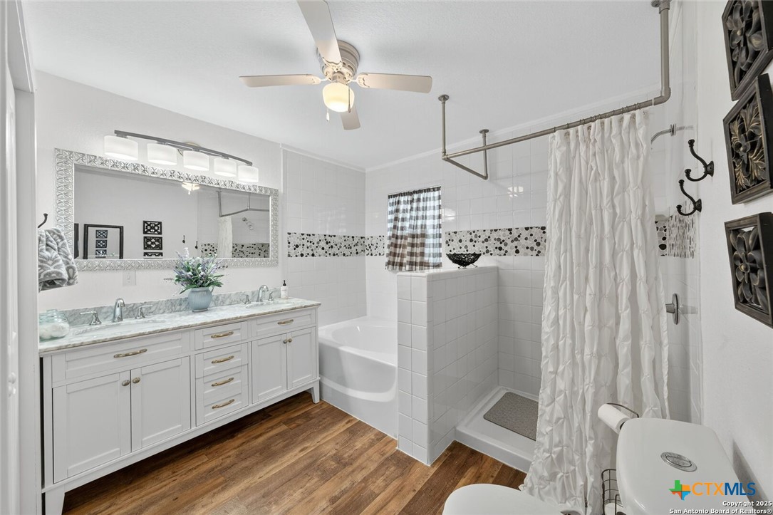 San Antonio, Texas, 78204, United States, 4 Bedrooms Bedrooms, ,4 BathroomsBathrooms,Residential,For Sale,1989633