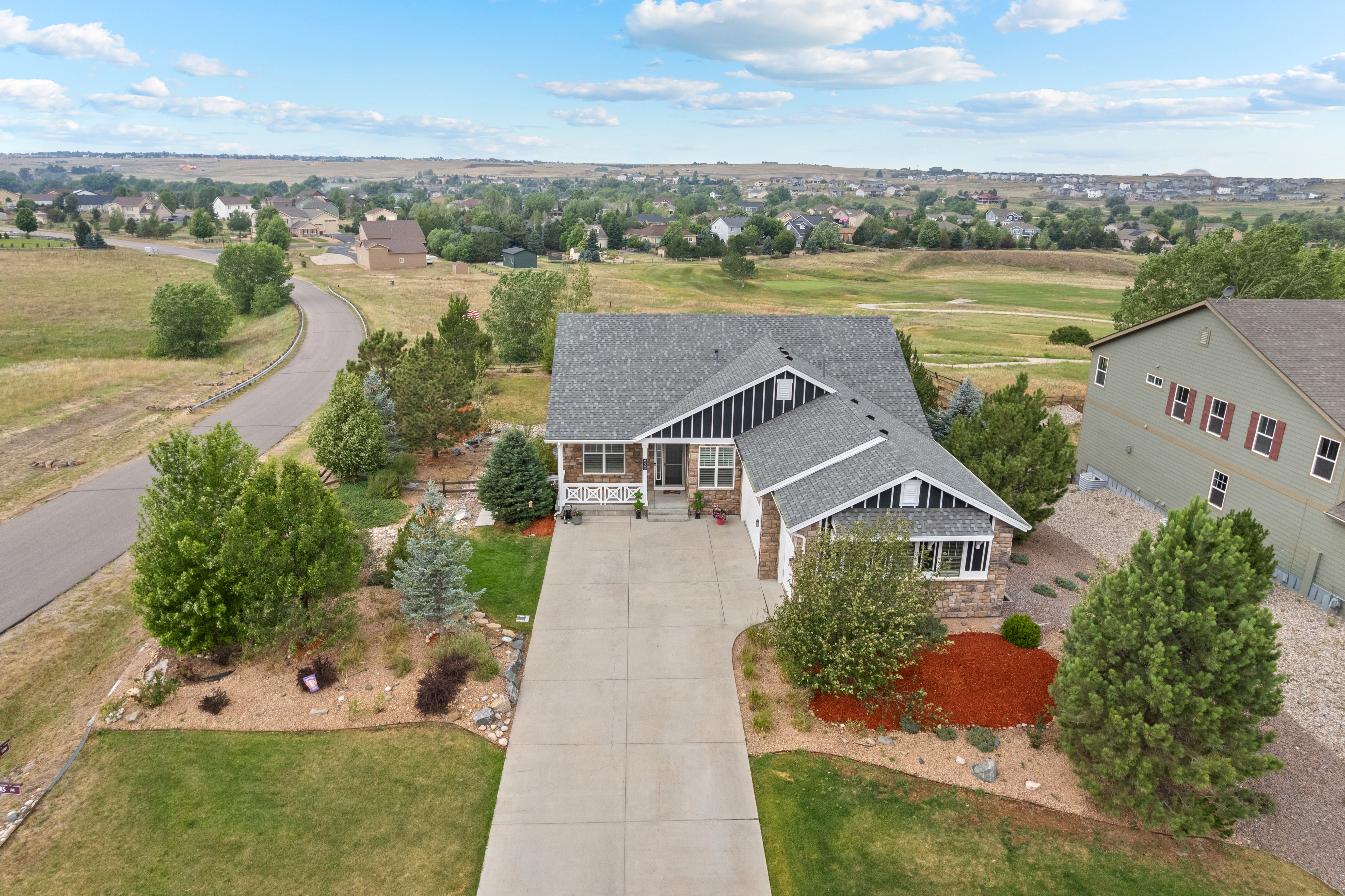  Experience elevated Colorado living in this exceptional ranch-style home. - 物件實景