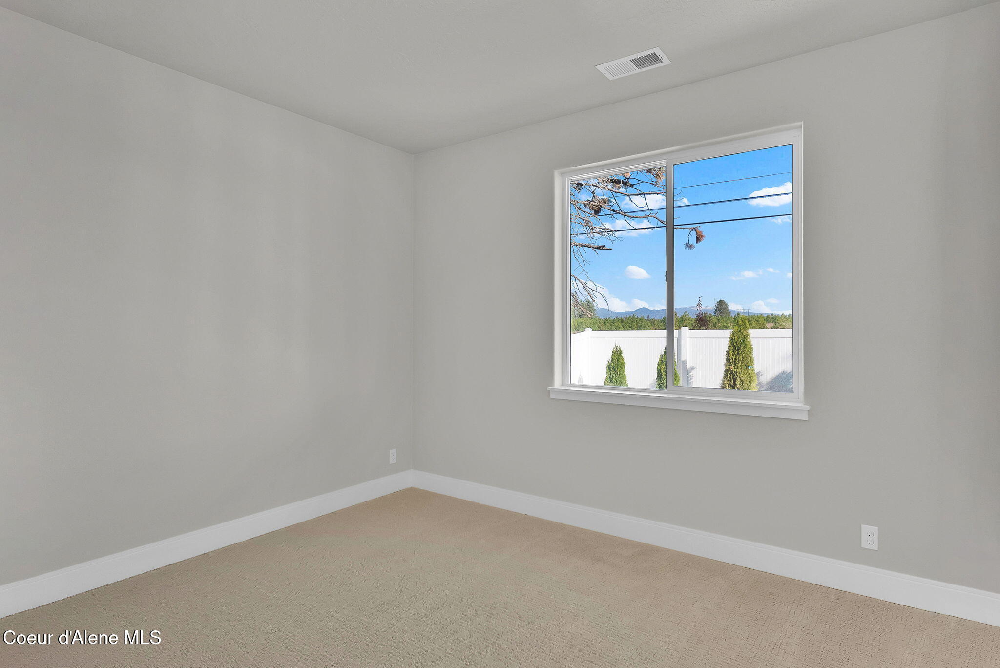 Rathdrum, Idaho, 83858, United States, 3 Bedrooms Bedrooms, ,1 BathroomBathrooms,Residential,For Sale,1999079