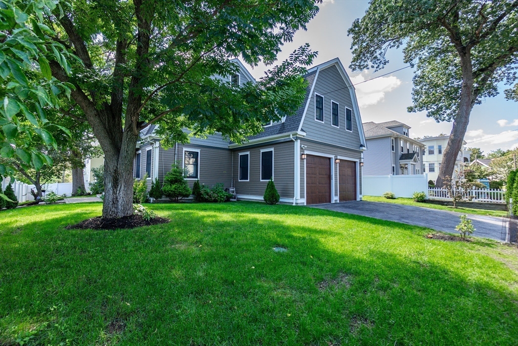 Newton, Massachusetts, 02460, United States, 4 Bedrooms Bedrooms, ,5 BathroomsBathrooms,Residential,For Sale,1929492