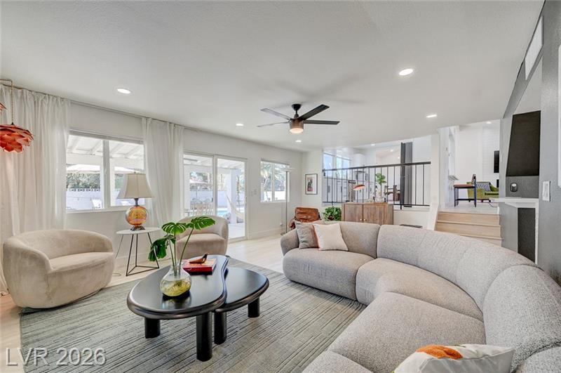 Las Vegas, Nevada, 89120, United States, 4 Bedrooms Bedrooms, ,3 BathroomsBathrooms,Residential,For Sale,2047975