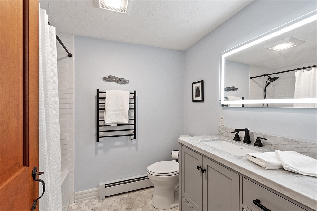 Harvard, Massachusetts, 01451, United States, 4 Bedrooms Bedrooms, ,3 BathroomsBathrooms,Residential,For Sale,1895832