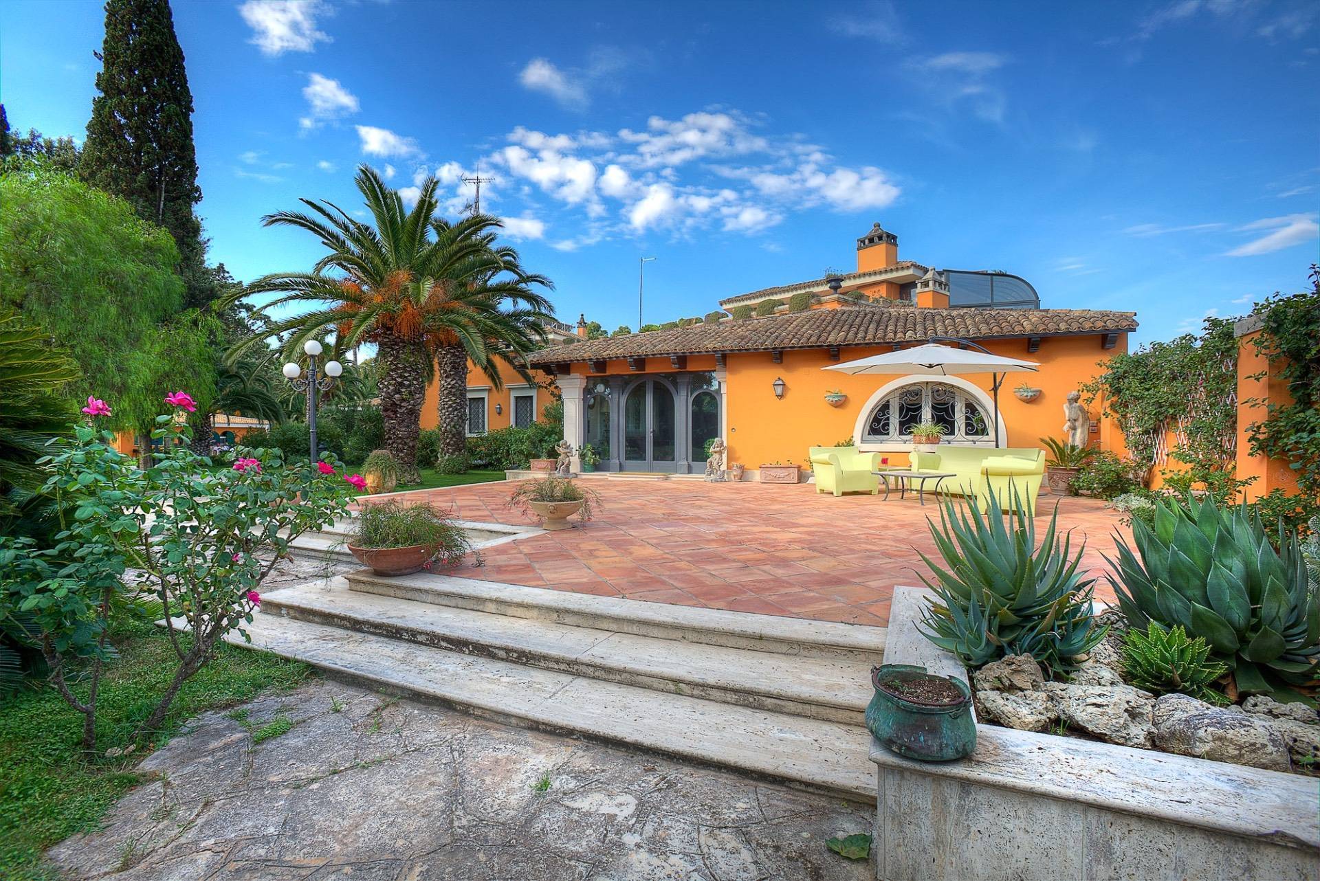 Lecce, Lecce, 73100, IT, 10 Bedrooms Bedrooms, ,10 BathroomsBathrooms,Residential,For Sale,1991439