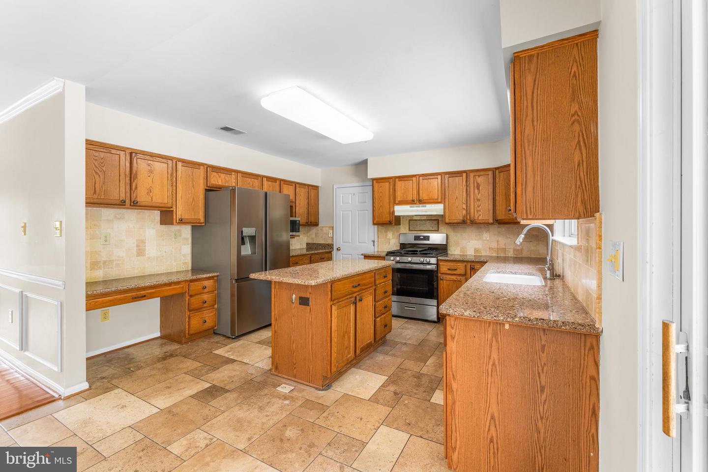 Clinton, Maryland, 20735, United States, 5 Bedrooms Bedrooms, ,5 BathroomsBathrooms,Residential,For Sale,1907711