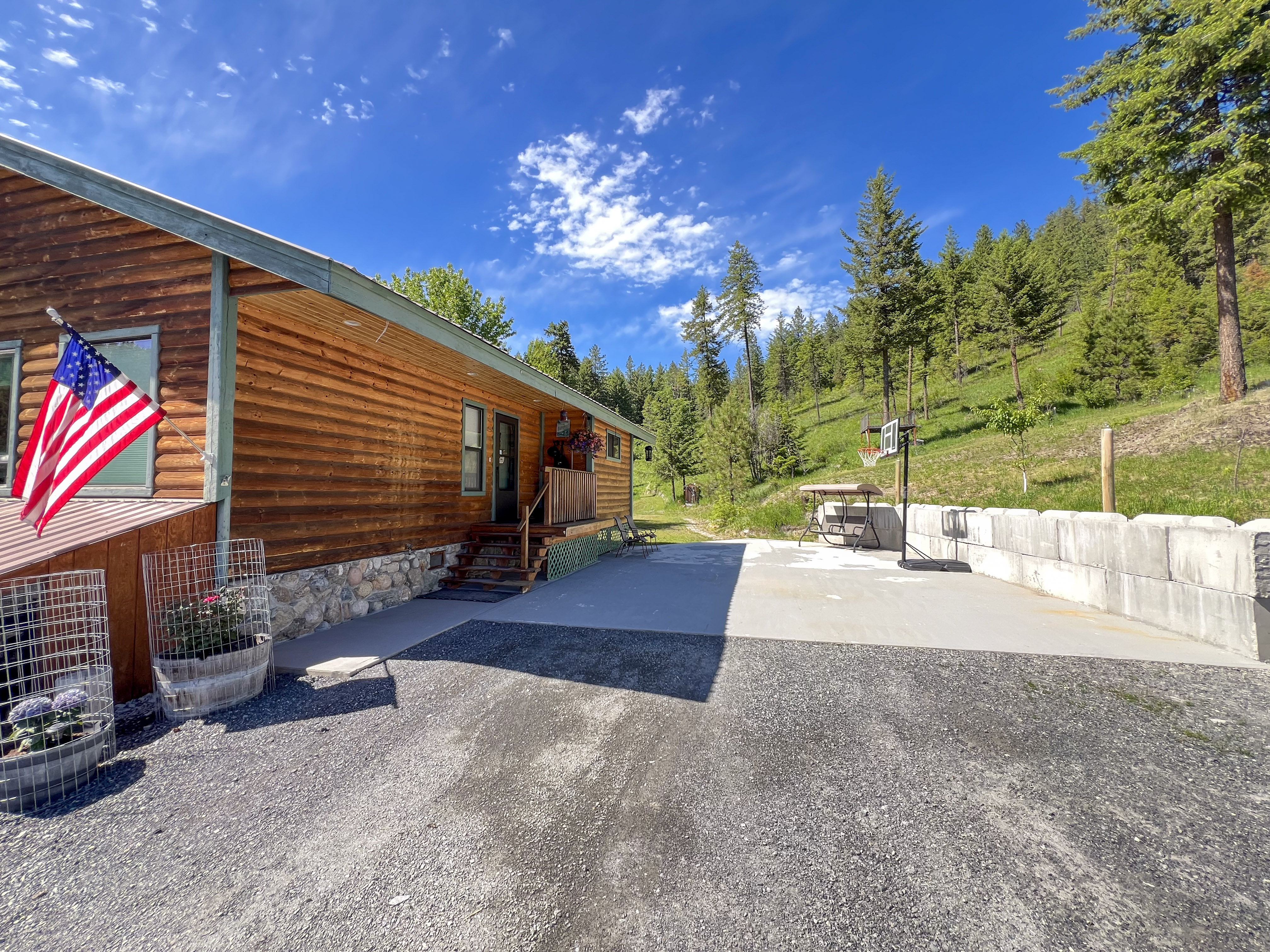 Colville, Washington, 99114, United States, 2 Bedrooms Bedrooms, ,2 BathroomsBathrooms,Residential,For Sale,1928739
