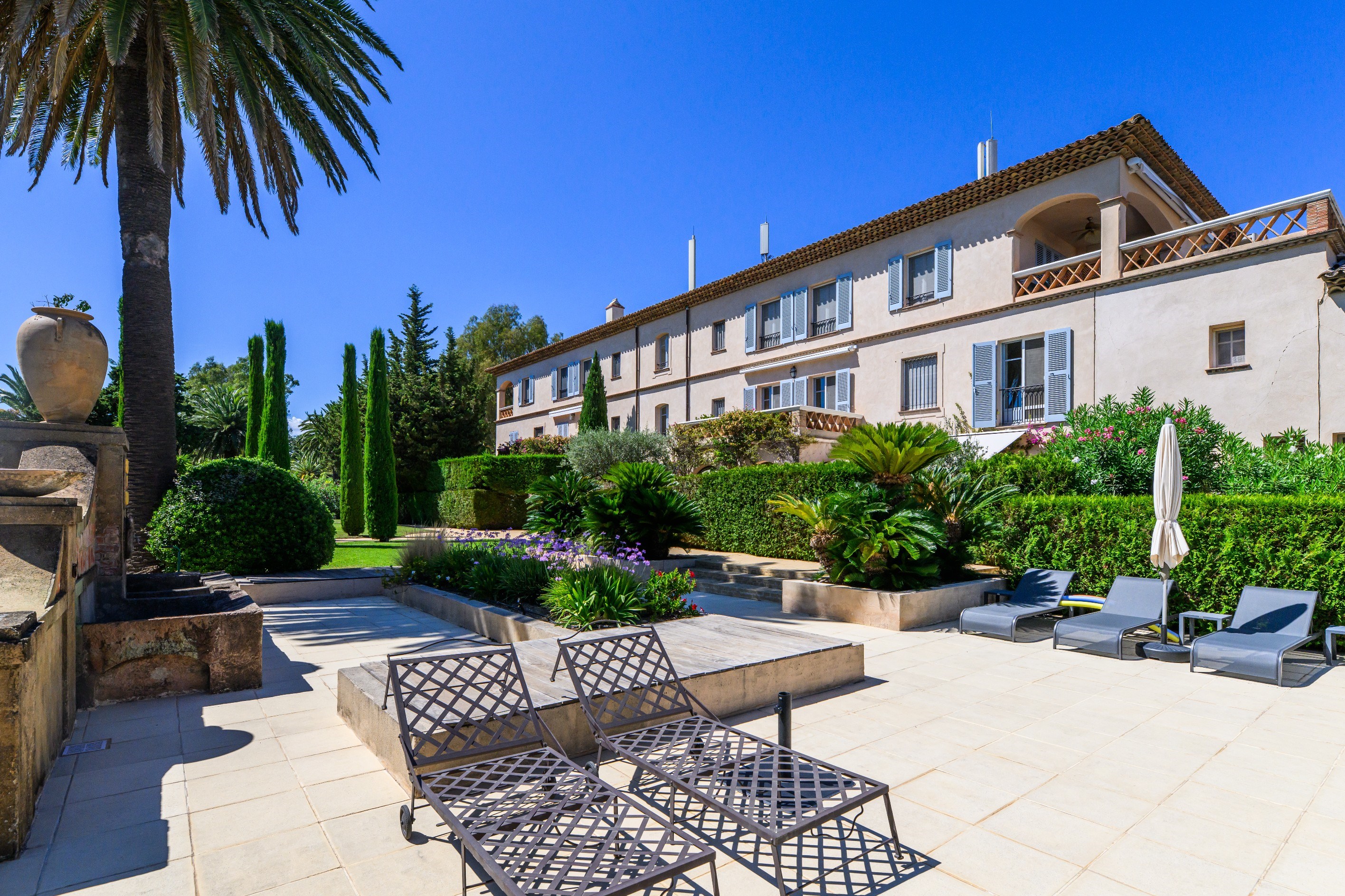  Exclusive property in Les Parcs de St-Tropez 125 sqm apartment, guest flat & ga… - 物件實景