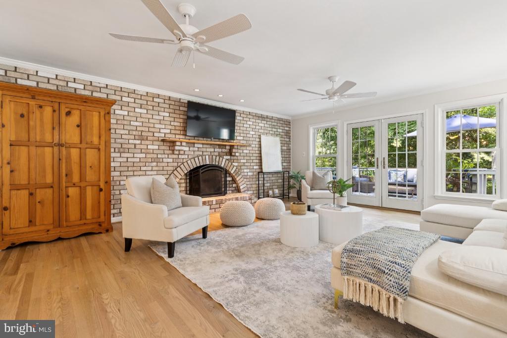 Fairfax, Virginia, 22030, United States, 3 Bedrooms Bedrooms, ,3 BathroomsBathrooms,Residential,For Sale,1904338